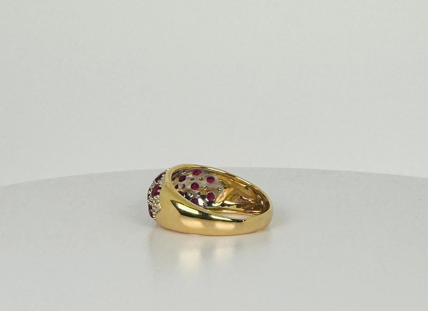 Gold cocktail ring with 32 diamonds and 17 rubies For Sale 1