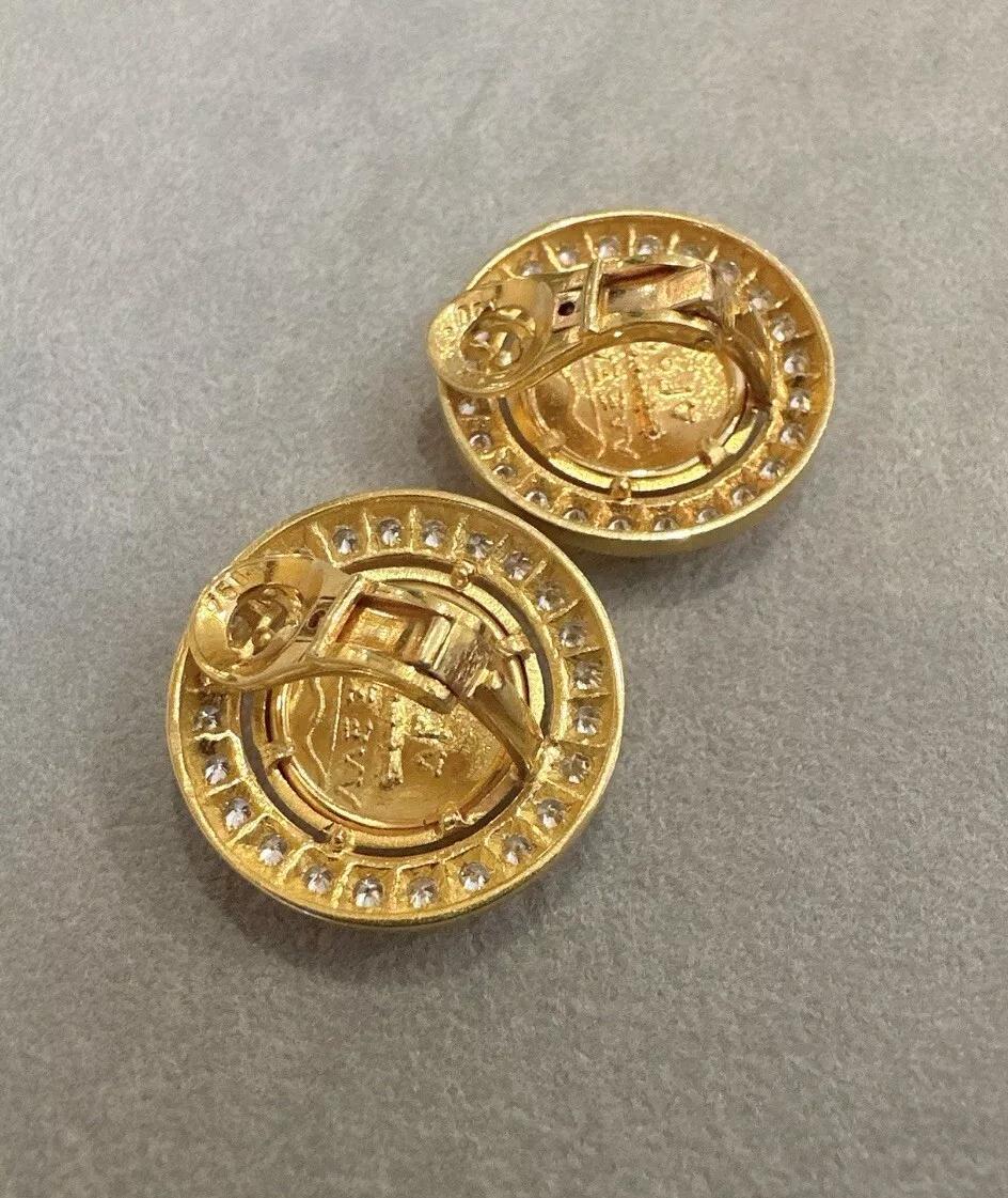 Goldmünze- und Diamant-Ohrringe aus 18 Karat Gelbgold im Zustand „Hervorragend“ im Angebot in La Jolla, CA