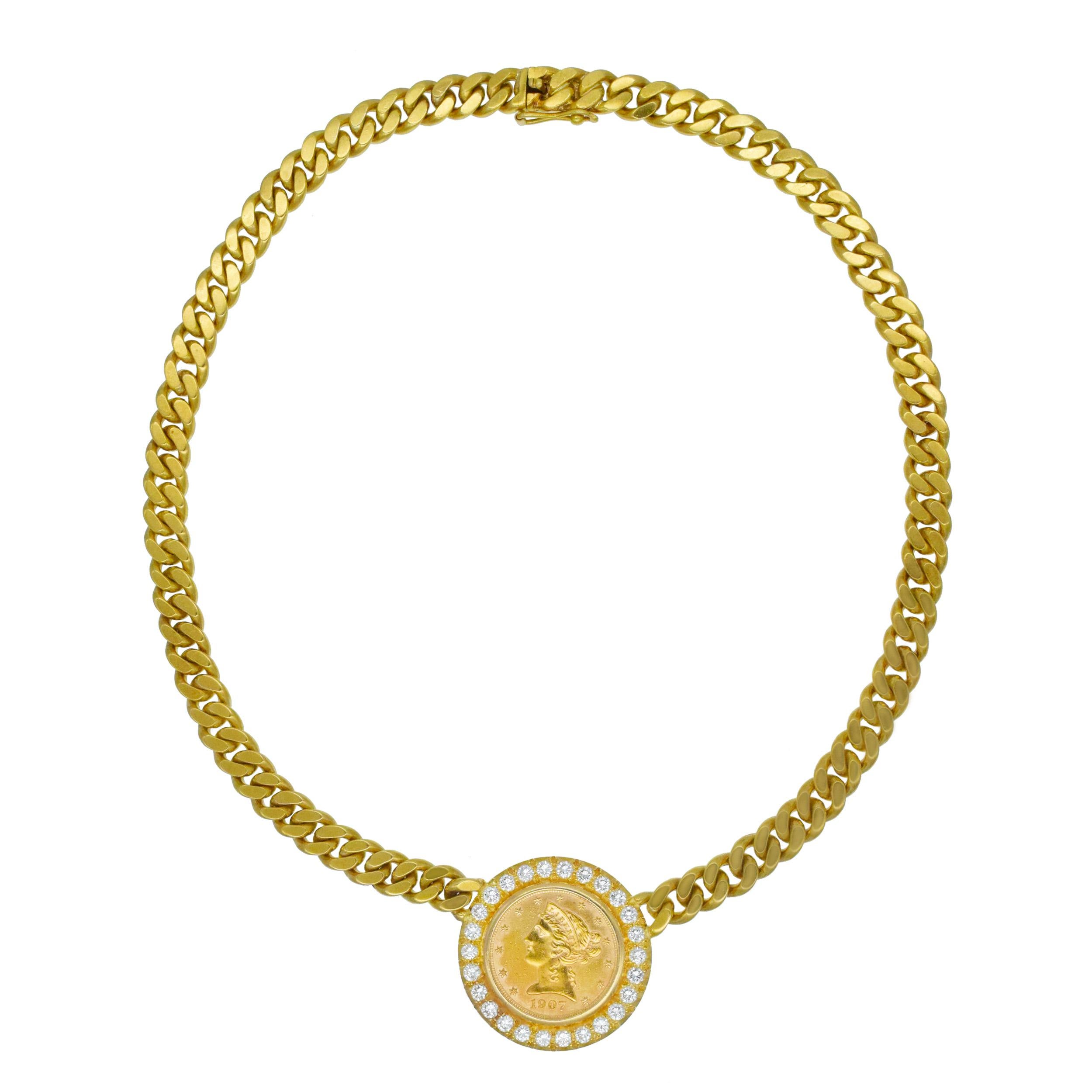 Artiste Collier en or jaune 18k avec pièces de monnaie et diamants en vente