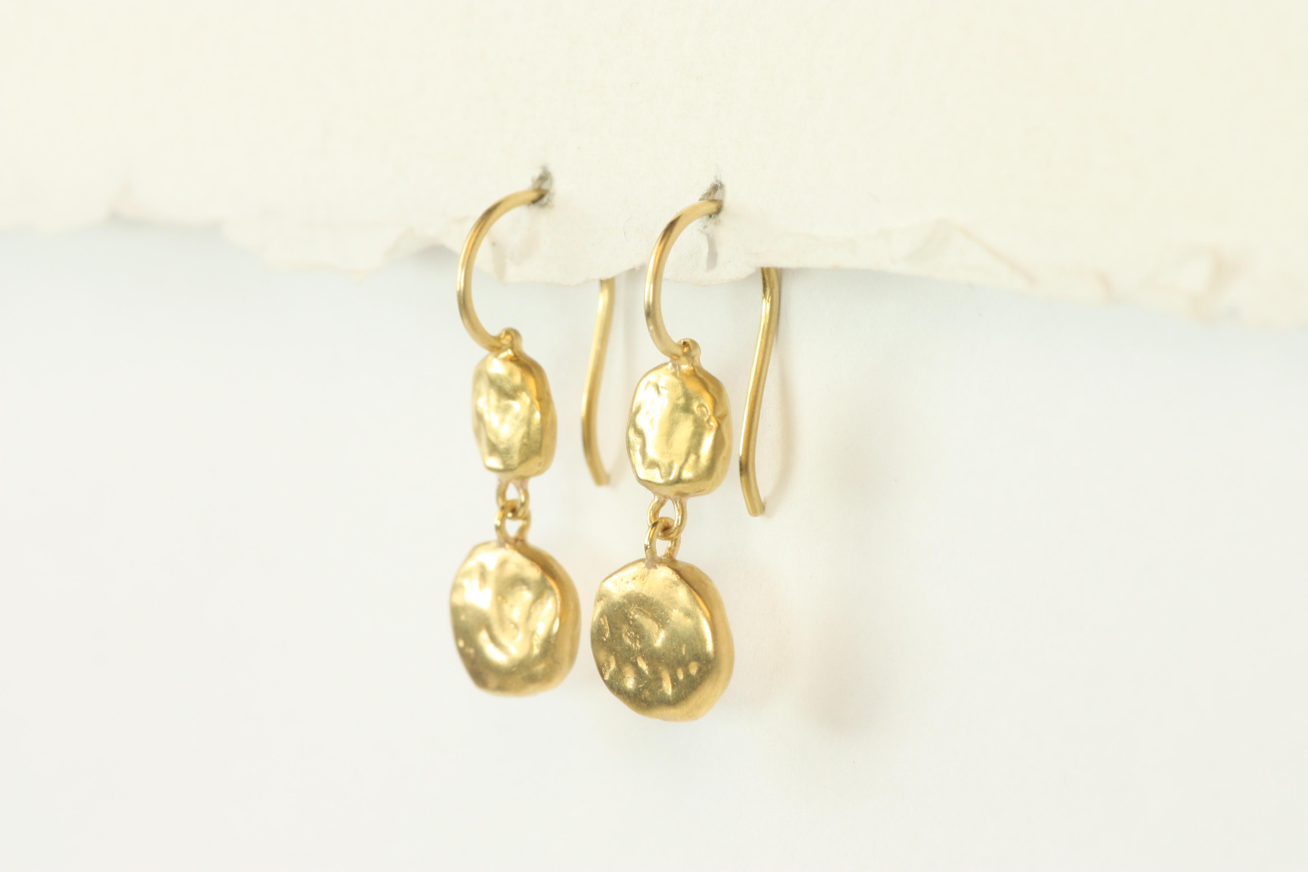 Boucles d'oreilles pendantes en or jaune 18 carats avec pièces de monnaie en or massif Pour femmes en vente