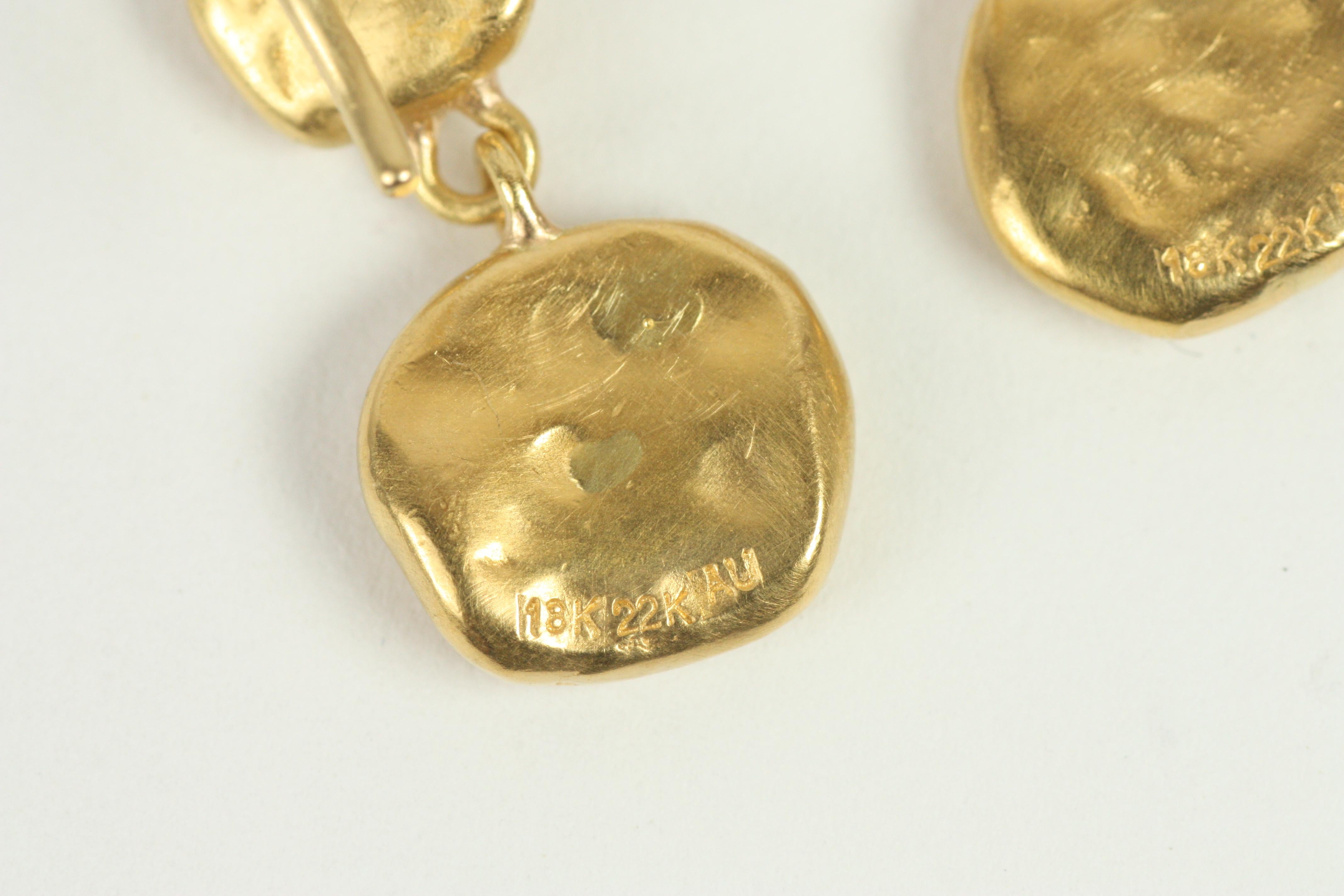 Boucles d'oreilles pendantes en or jaune 18 carats avec pièces de monnaie en or massif en vente 1