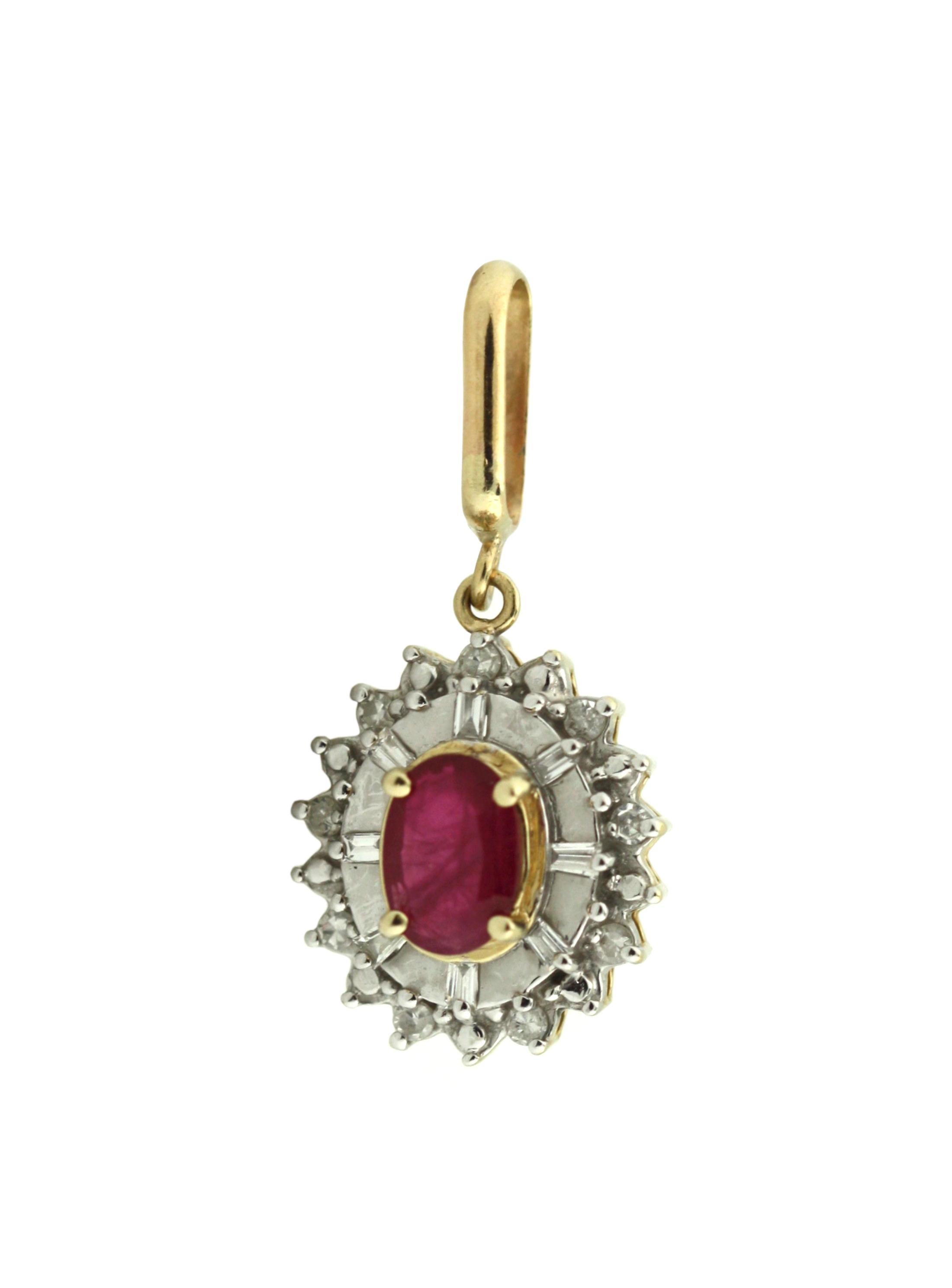 Pendentif en or, pierre de couleur et diamants en vente 1