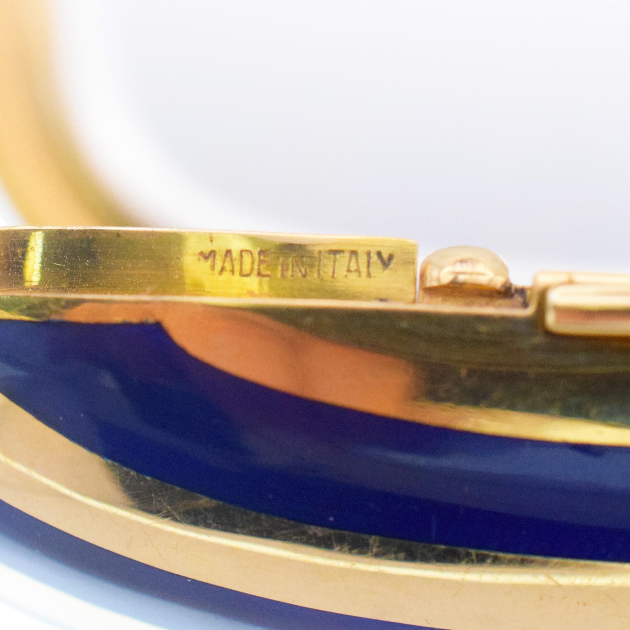 Striped Blue Enamel Pill Box In 18k Yellow Gold. In Excellent Condition For Sale In New York, NY