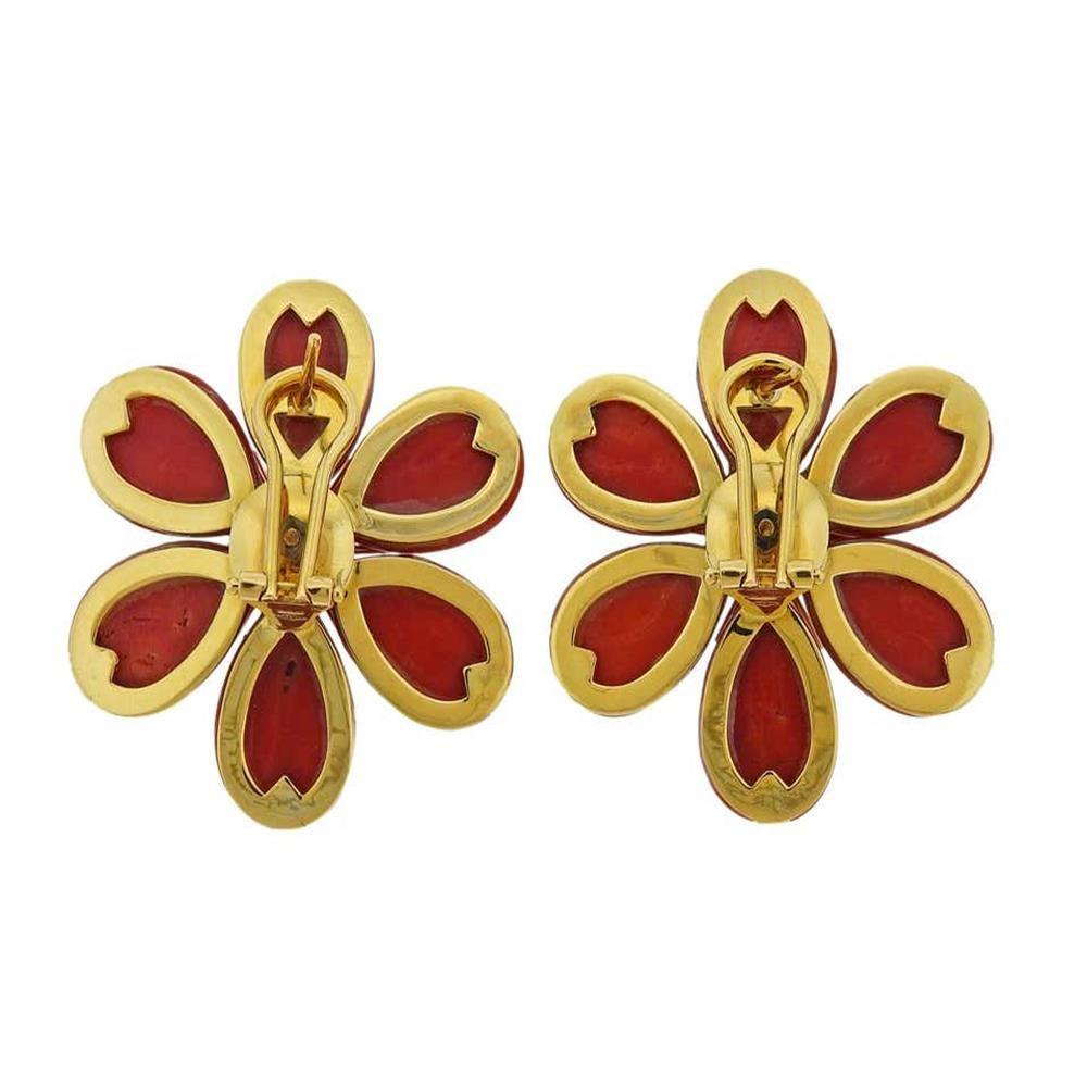 Gold Coral Diamond Flower Earrings In Excellent Condition In New York, NY
