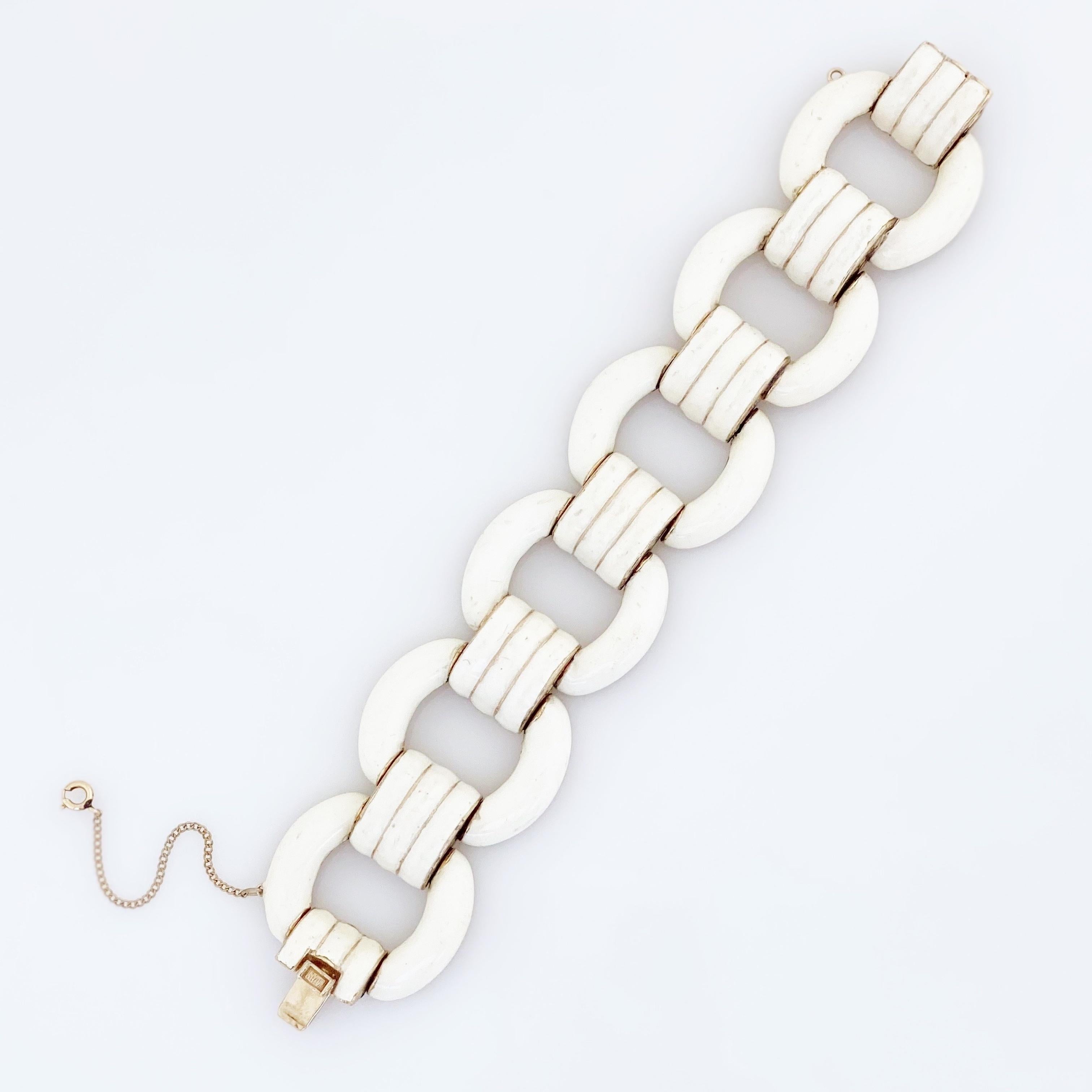 Gold & Cream Enamel Chunky Link Bracelet By Ciner, 1970s In Good Condition For Sale In McKinney, TX