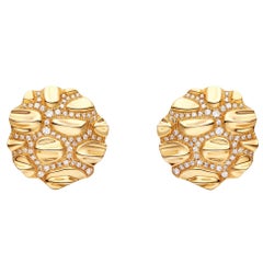 18 Carat yellow Gold Croco Button Diamond Earrings