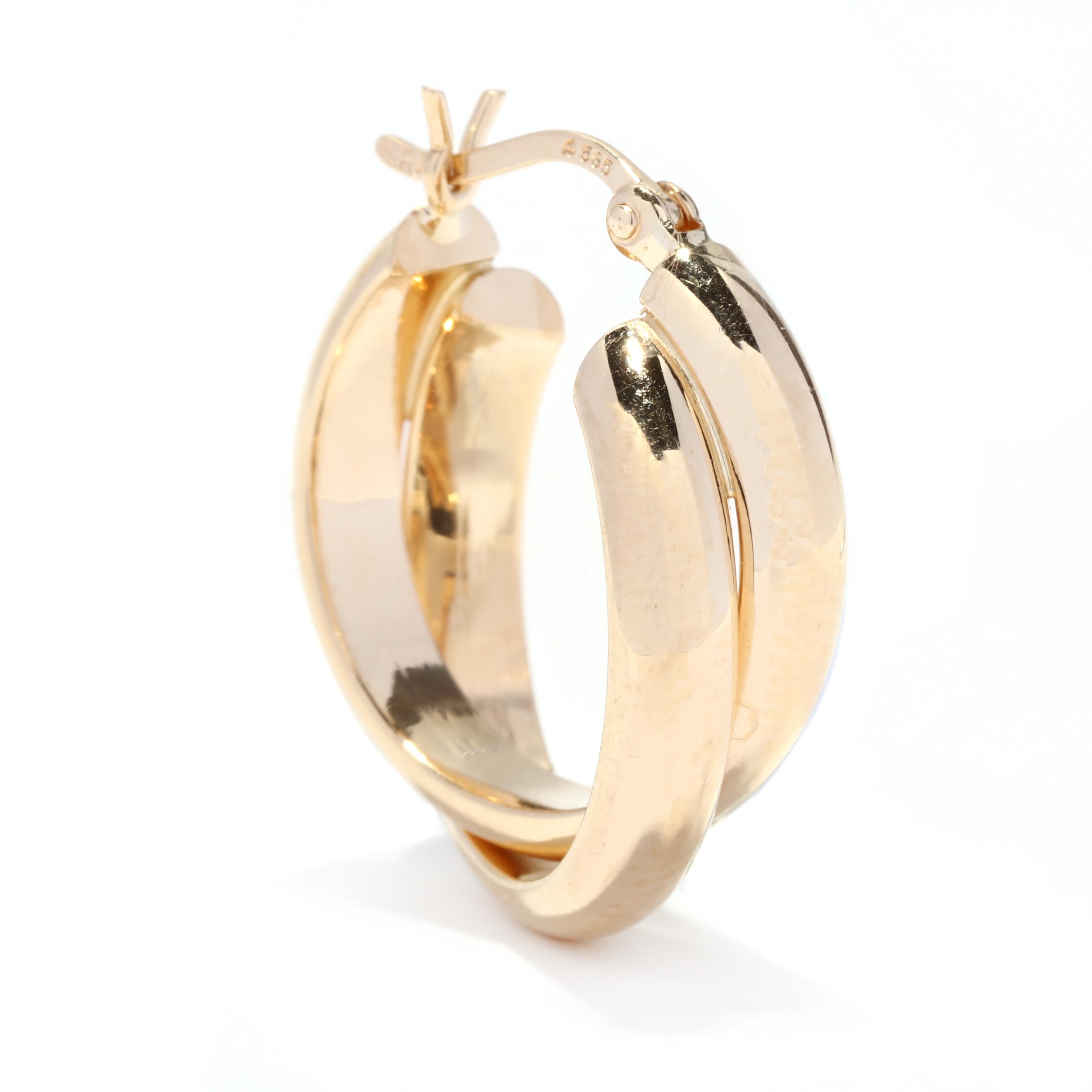 Ein Paar Crossover-Ohrringe aus 14 Karat Gelbgold. Diese Ohrringe bestehen aus zwei polierten Röhren in einem Crossover-Motiv mit Schnappverschlüssen.

Länge: 3/4 Zoll.

Breite: 7,5 mm

Gewicht: 2,8 dwts.



Ringgrößen und Modifikationen:
* Wir