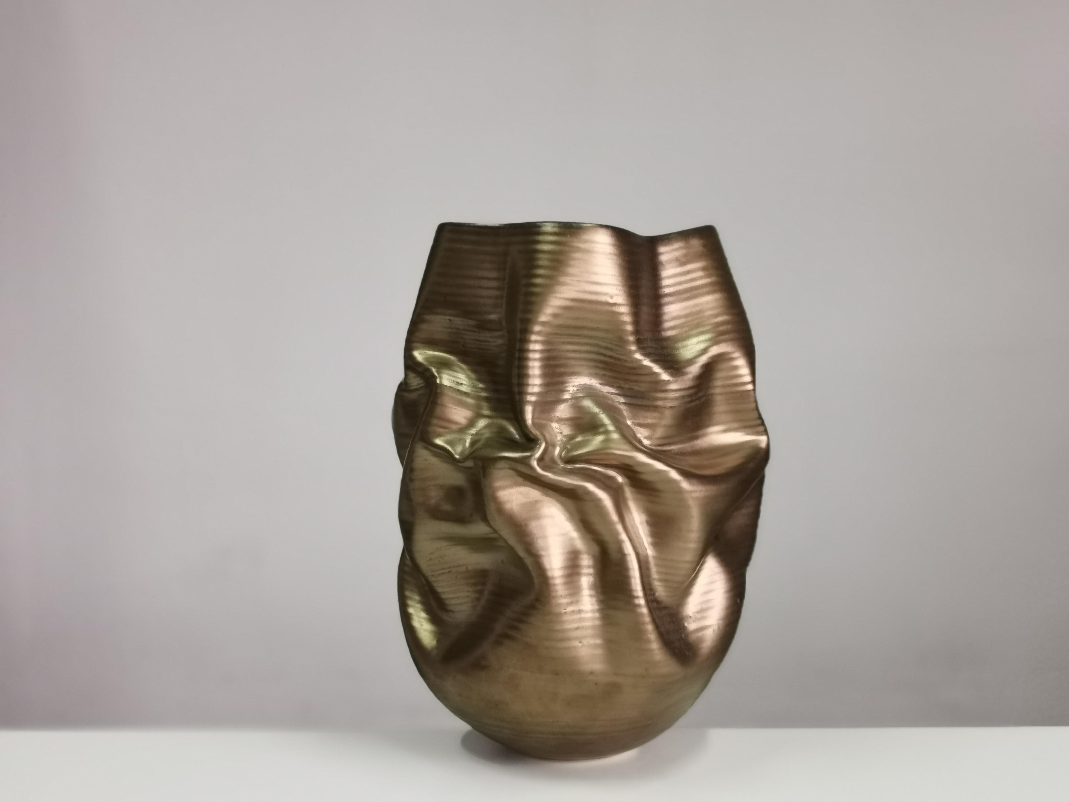 New sumptuous ceramic vessel from ceramic artist Nicholas Arroyave-Portela. Made in 2021.

Materials: White St.Thomas clay, Stoneware glazes, multi fired to cone 6 (1225 degrees)

Measures: 38 cm tall, 26 cm wide, 26 cm deep
Weight: 3.9 Kg


The