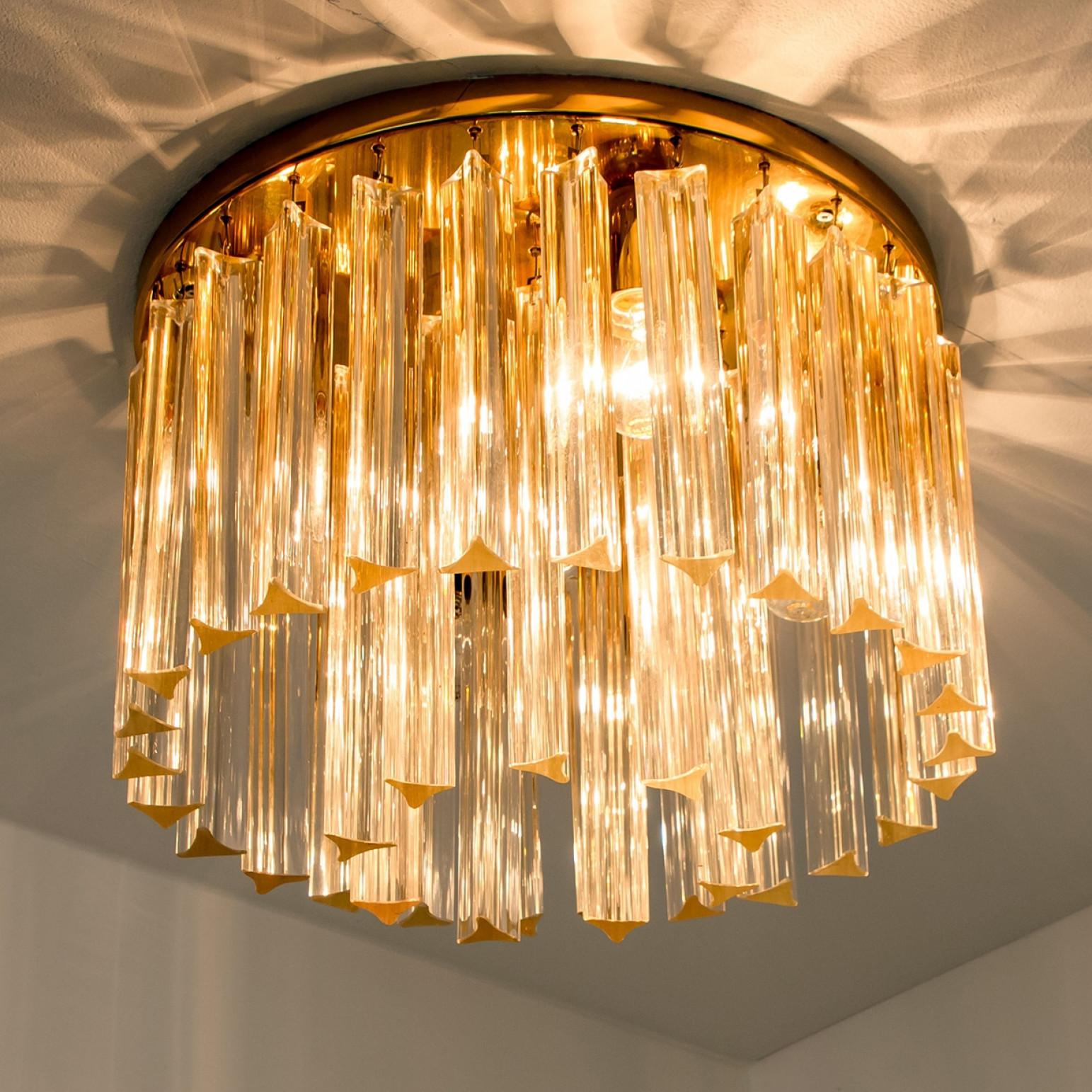 Tedesco Lampada da incasso in cristallo dorato e ottone di Kalmar, anni '70 in vendita