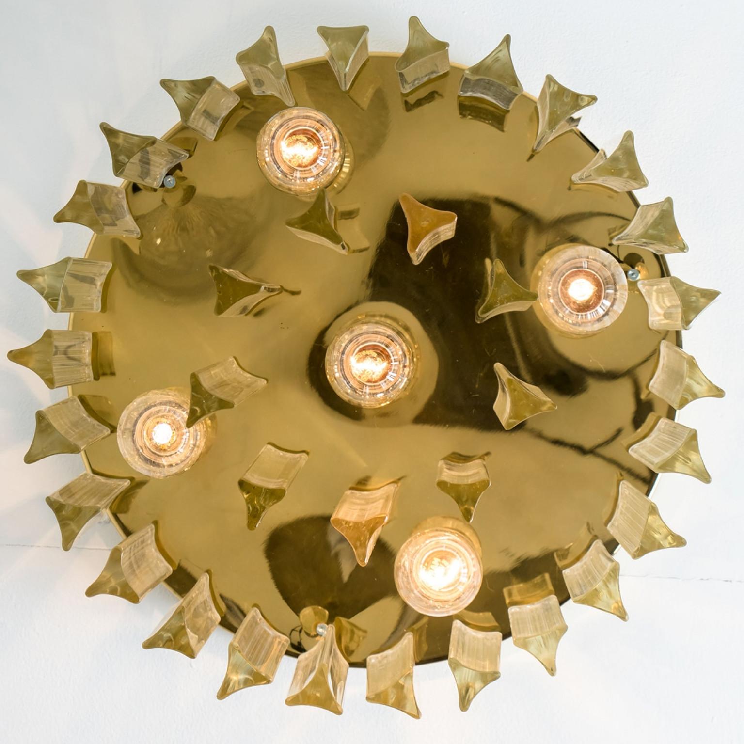 Fine XX secolo Lampada da incasso in cristallo dorato e ottone di Kalmar, anni '70 in vendita