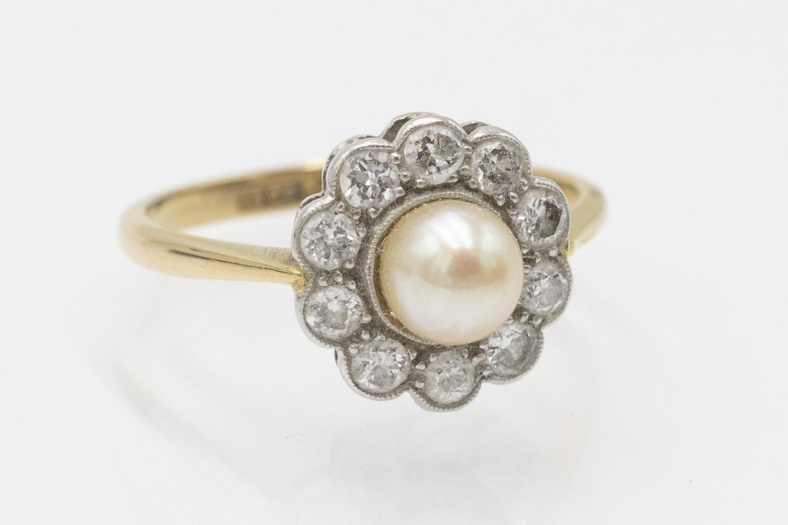 Old European Cut Gold daisy ring with pearl and diamonds, early 20th century. For Sale