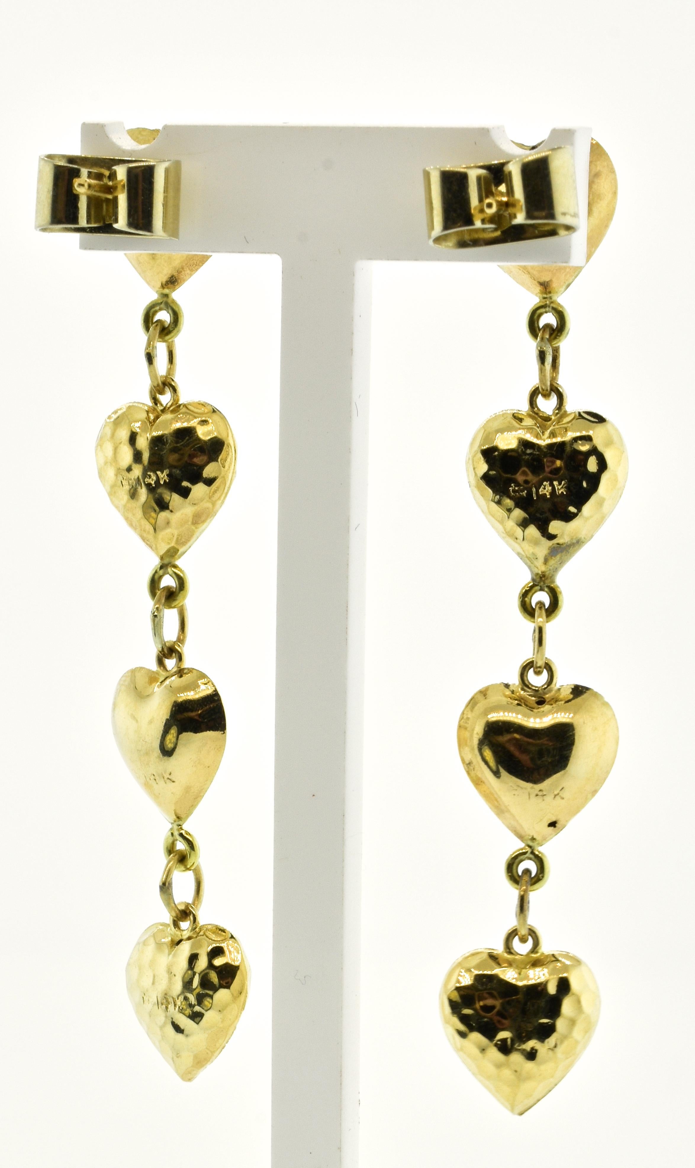 Gold Dangling Heart Motif Contemporary Earrings In Excellent Condition In Aspen, CO