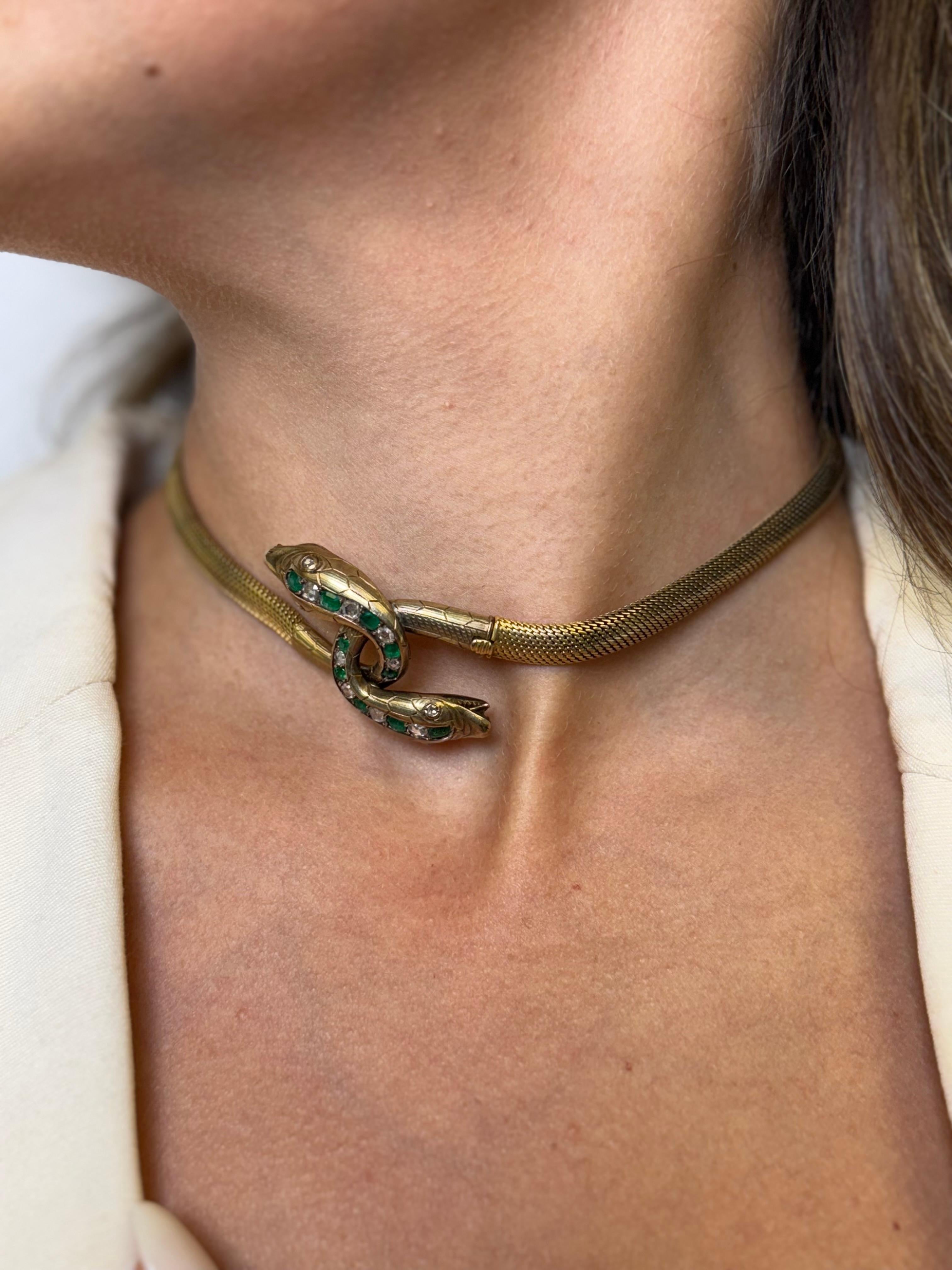Bracciale a serpente con diamanti e smeraldi in oro giallo 14K in vendita 5
