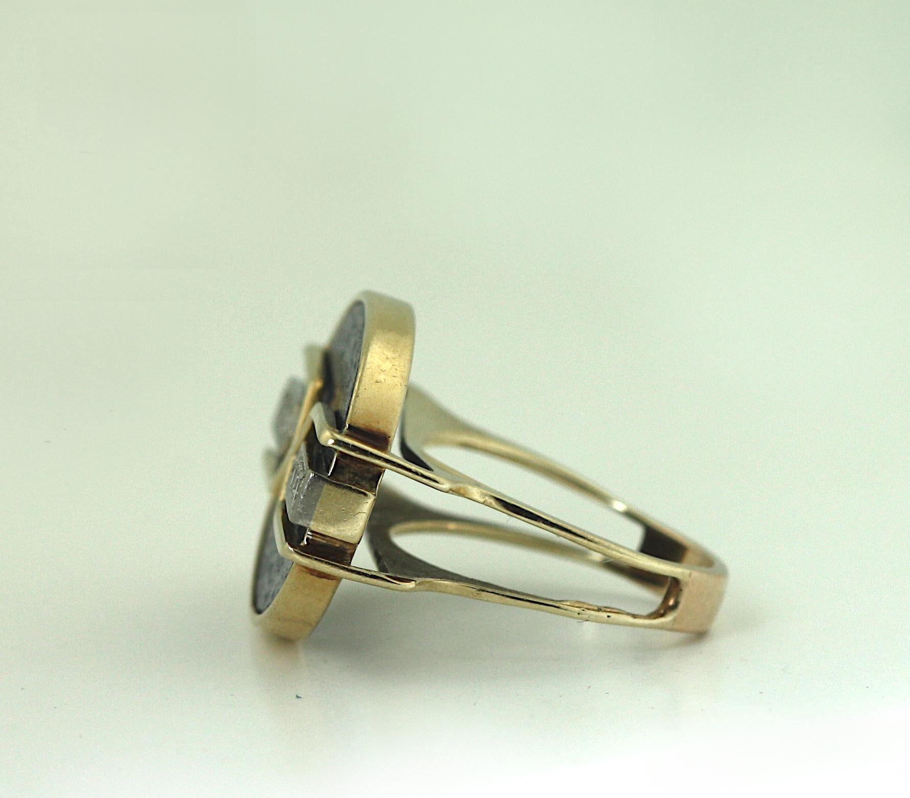 Ring aus Gold, Diamant und Lapislazuli (Gemischter Schliff) im Angebot