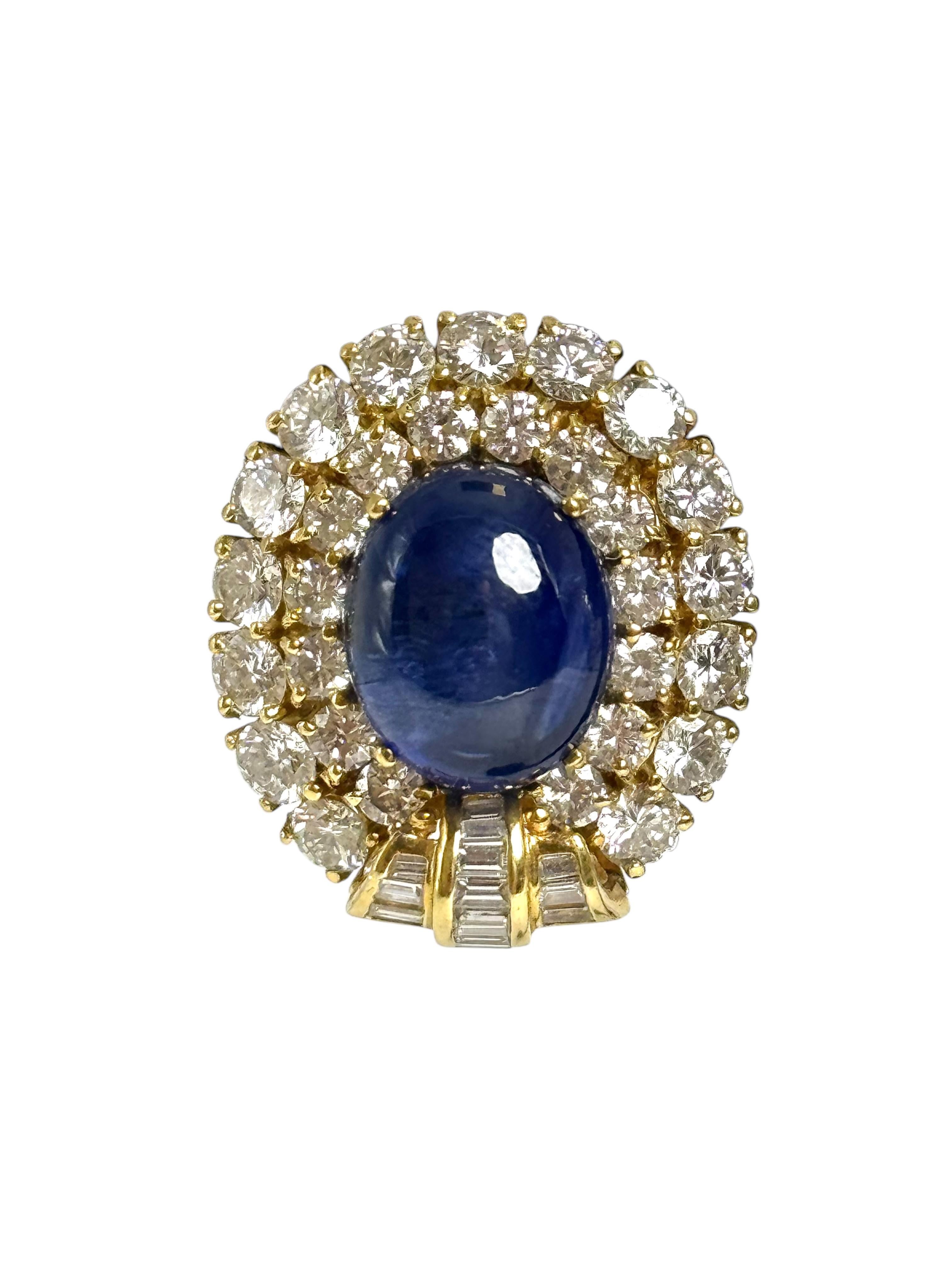 18 Karat Gelbgold Diamant und Cabochon-Saphir Clips/Ohrringe im Zustand „Hervorragend“ im Angebot in Great Neck Plaza, NY