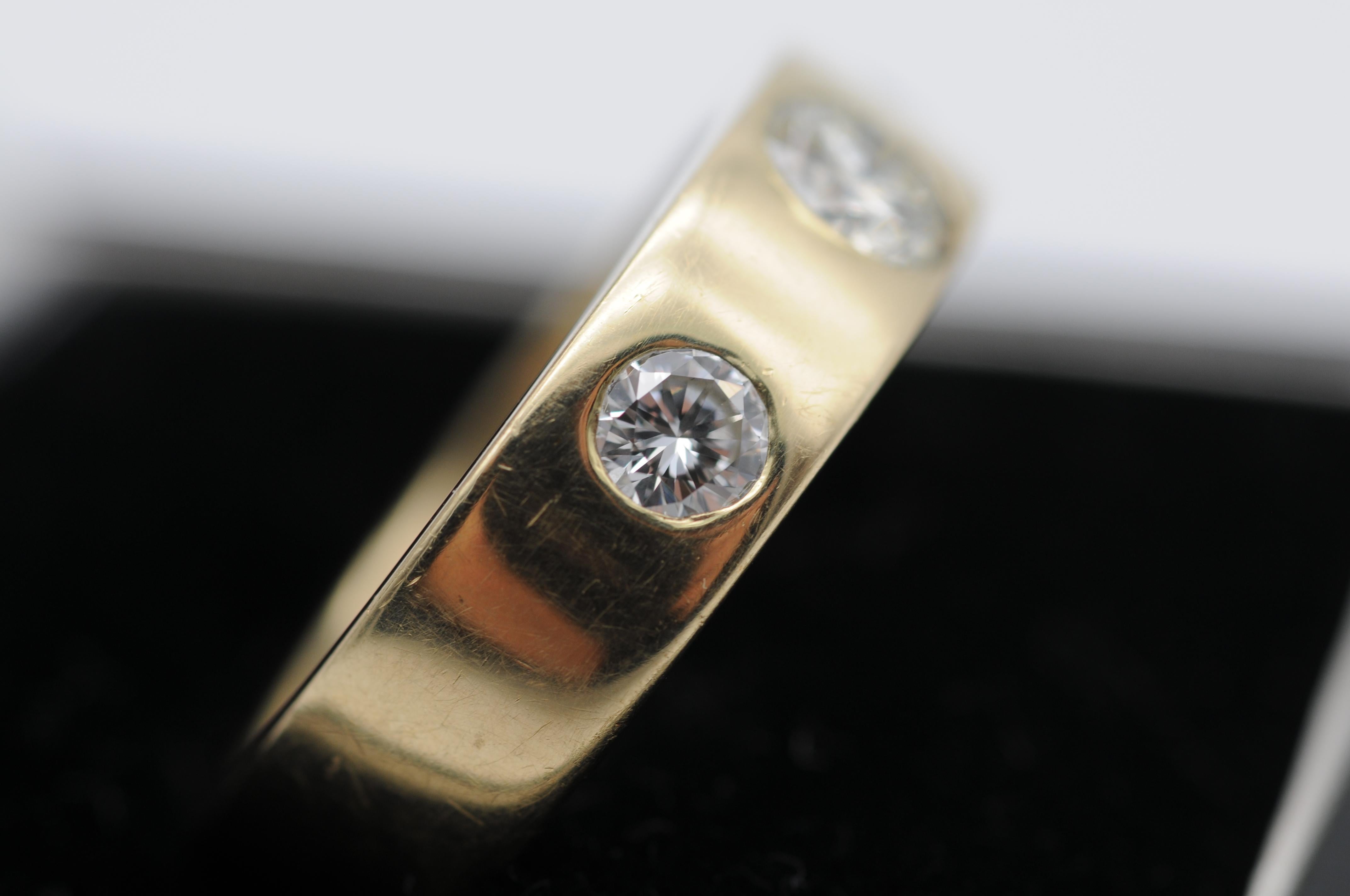Diamantring aus Gold mit 0,95 in 14 Karat Gelbgold mit Diamanten  im Angebot 1