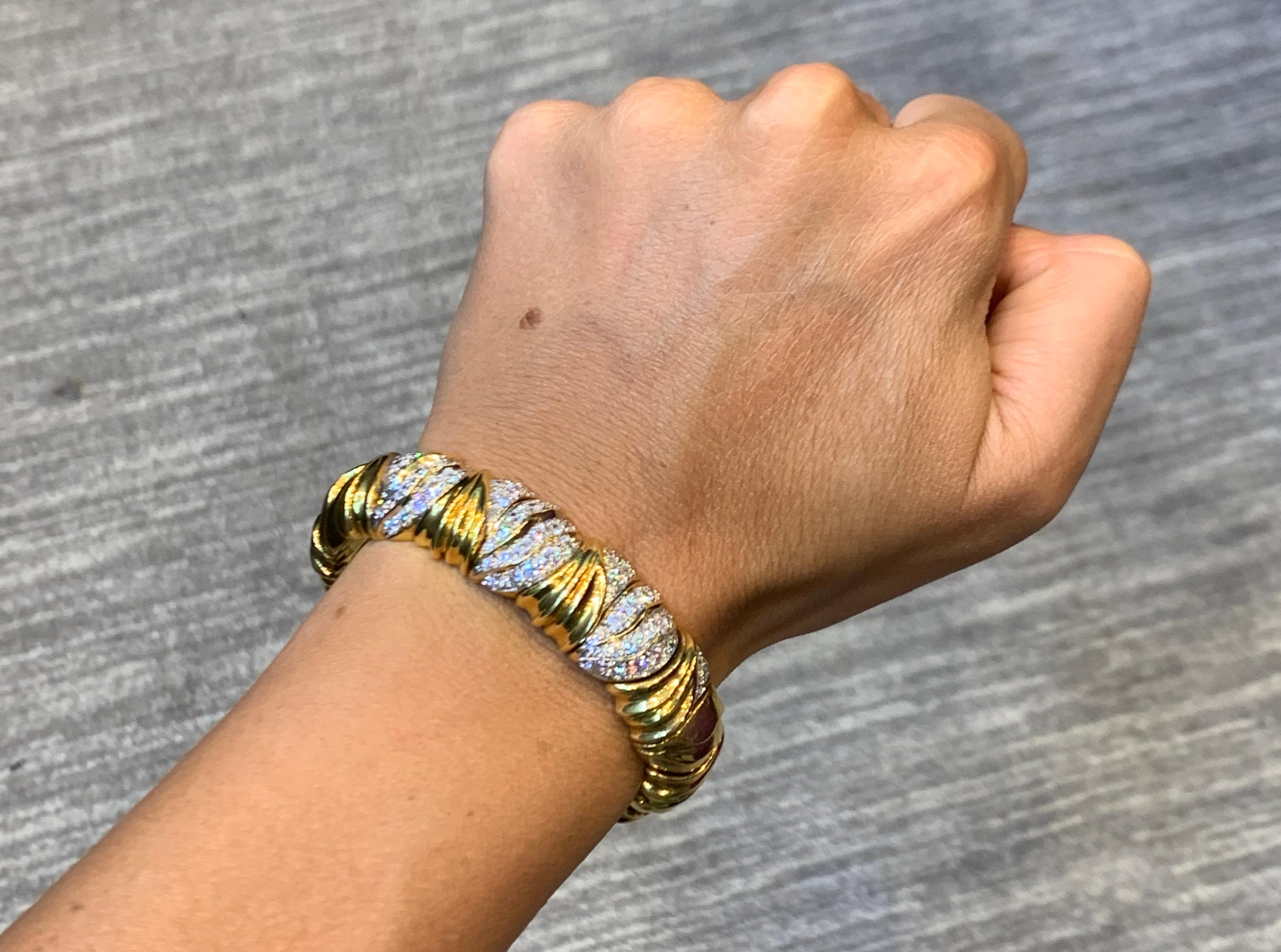 Armreif aus Gold und Diamanten (Rundschliff)