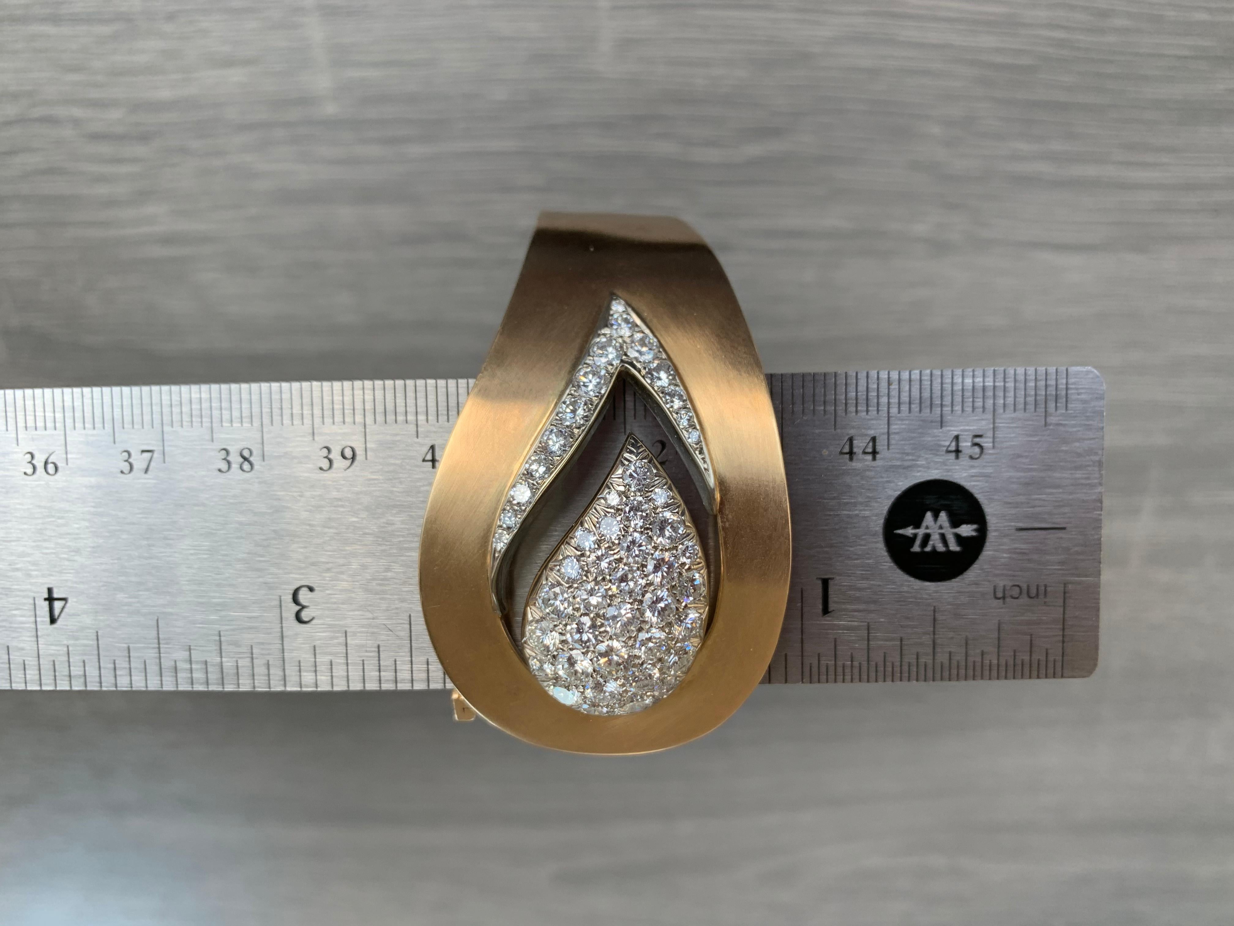 Bracelet jonc en or et diamants Pour femmes en vente