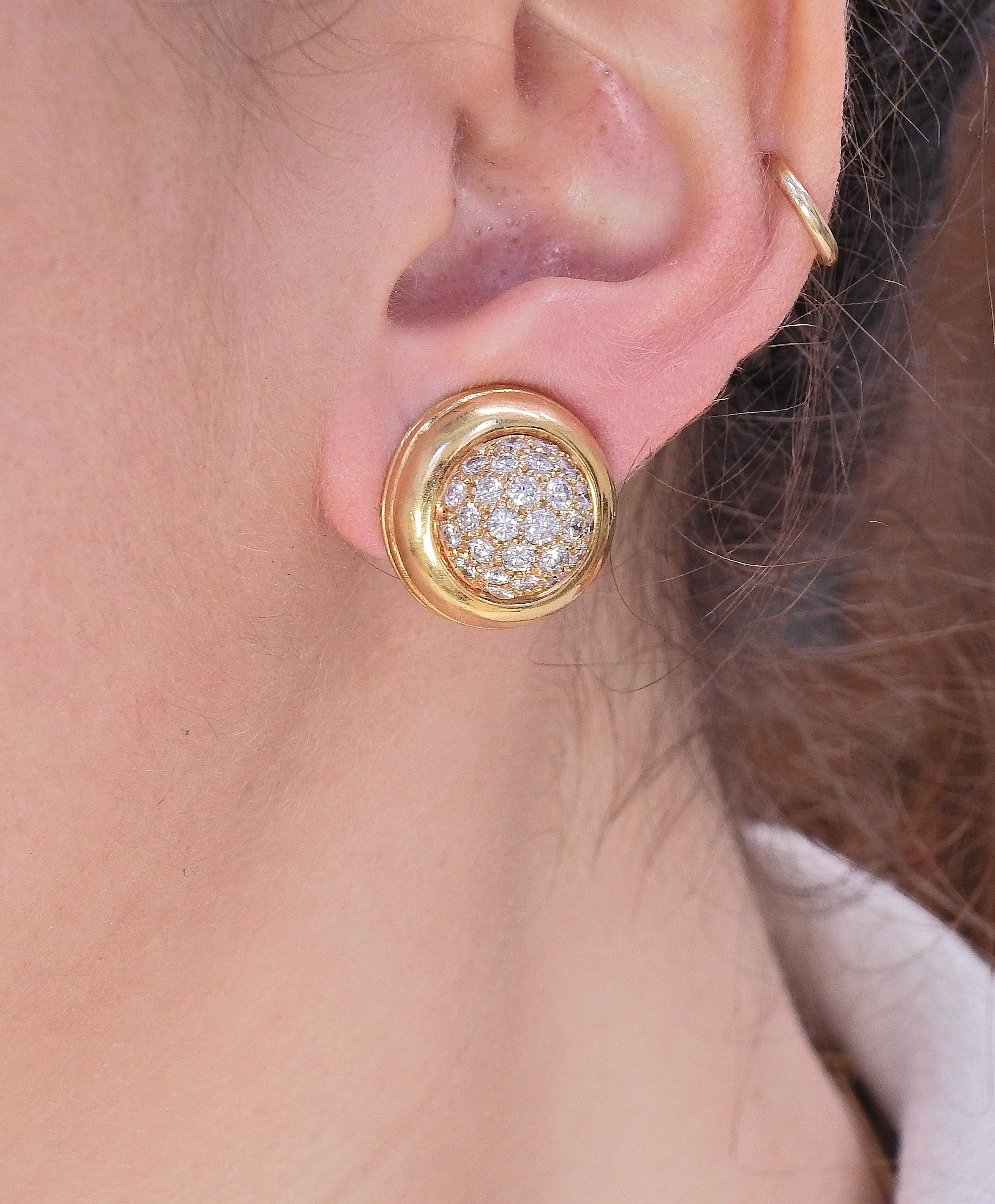 Round Cut Gold Diamond Button Earrings For Sale
