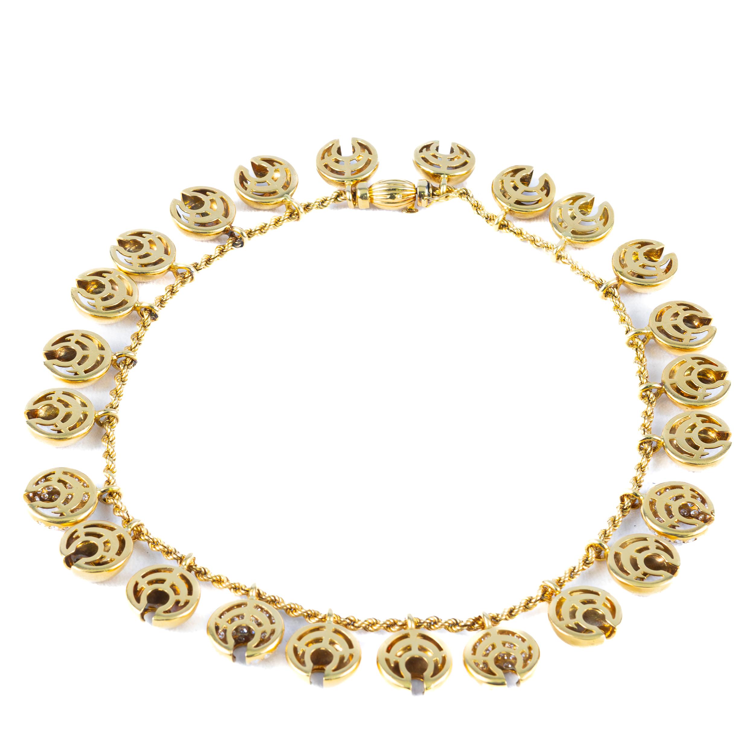 Rétro Collier carillon en or avec diamants en vente