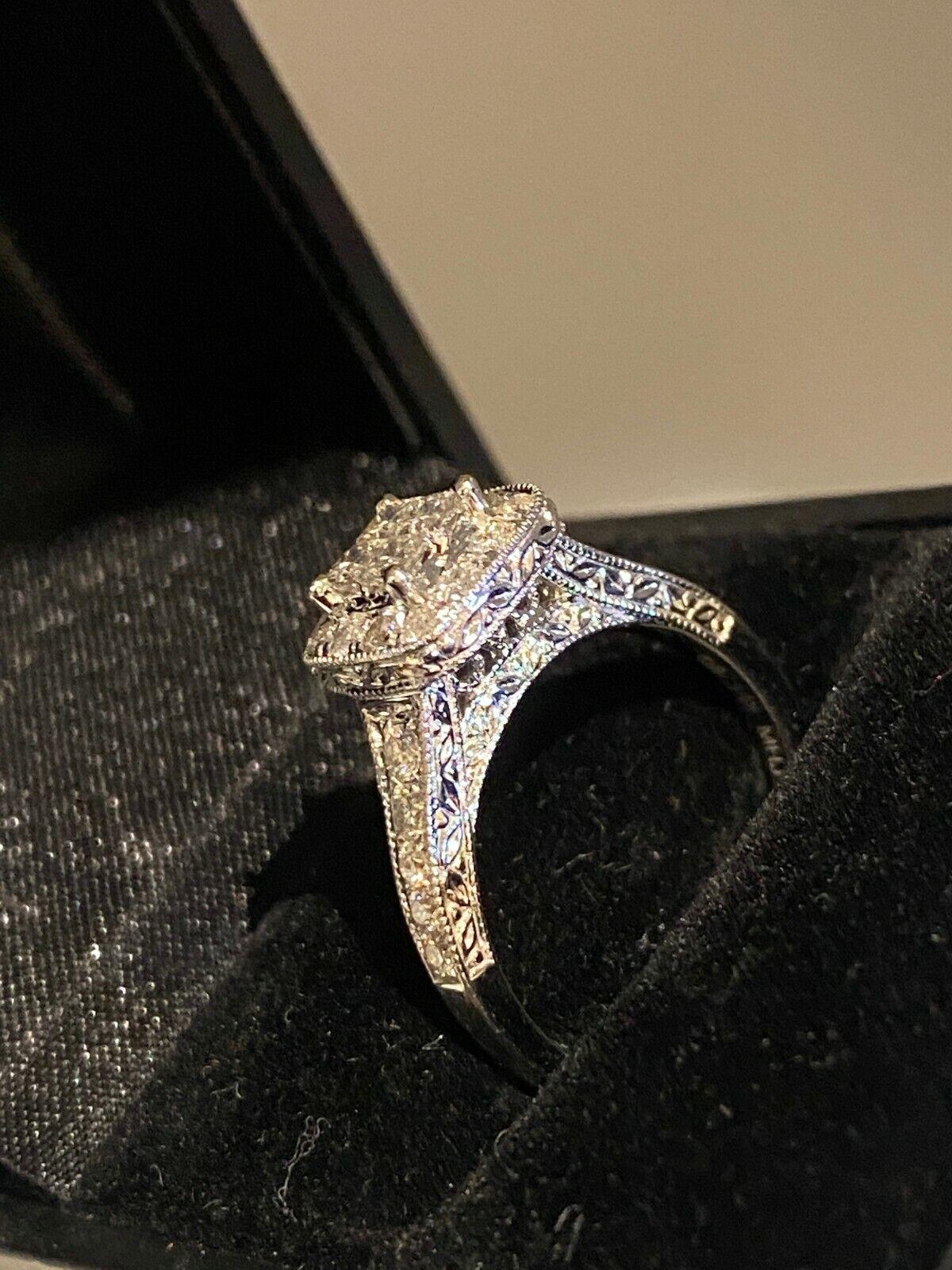 Gold & Diamond Cushion Shaped Cluster Ring in Illusion Setting by Michael Hill In Excellent Condition For Sale In MELBOURNE, AU