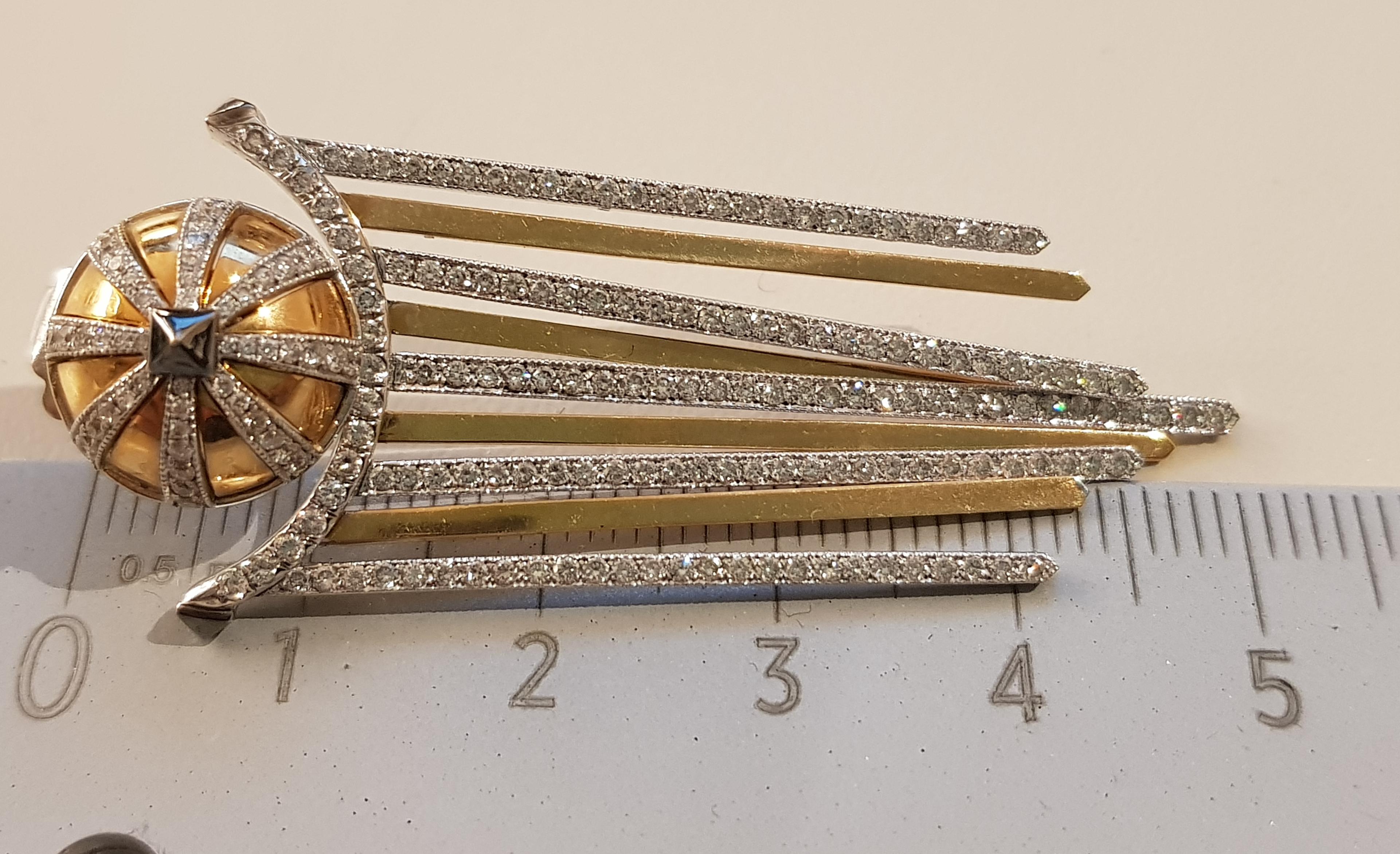 Gold Diamond Dangle Earrings In New Condition For Sale In Findikli, Beyoglu