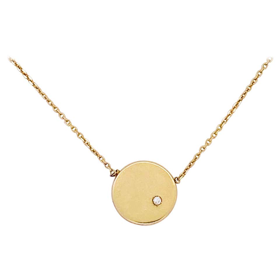 Gold necklace with round disc Clearance