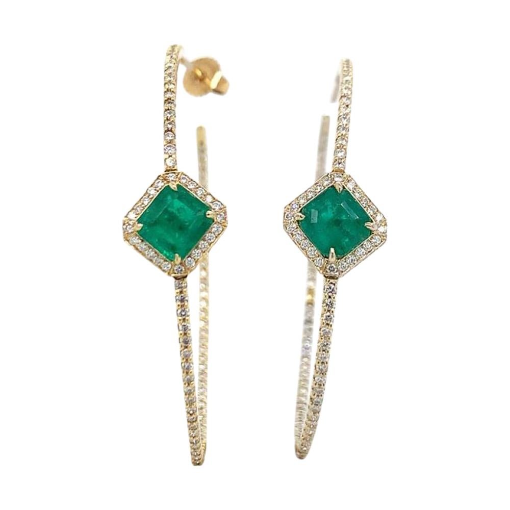 Emerald, Diamond and Gold Earrings For Sale at 1stDibs