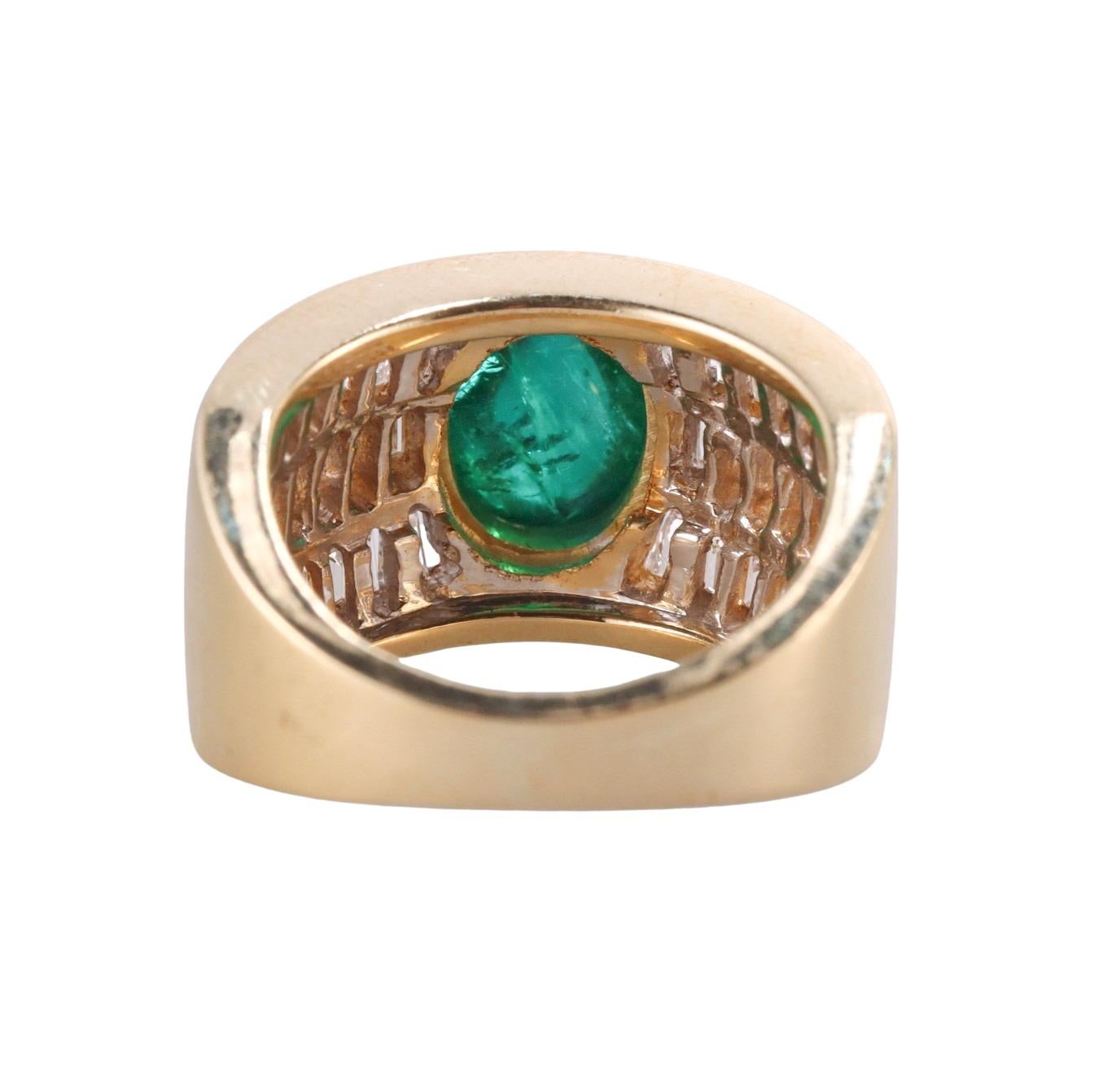 Gold Diamant Smaragd Ring im Zustand „Hervorragend“ im Angebot in New York, NY