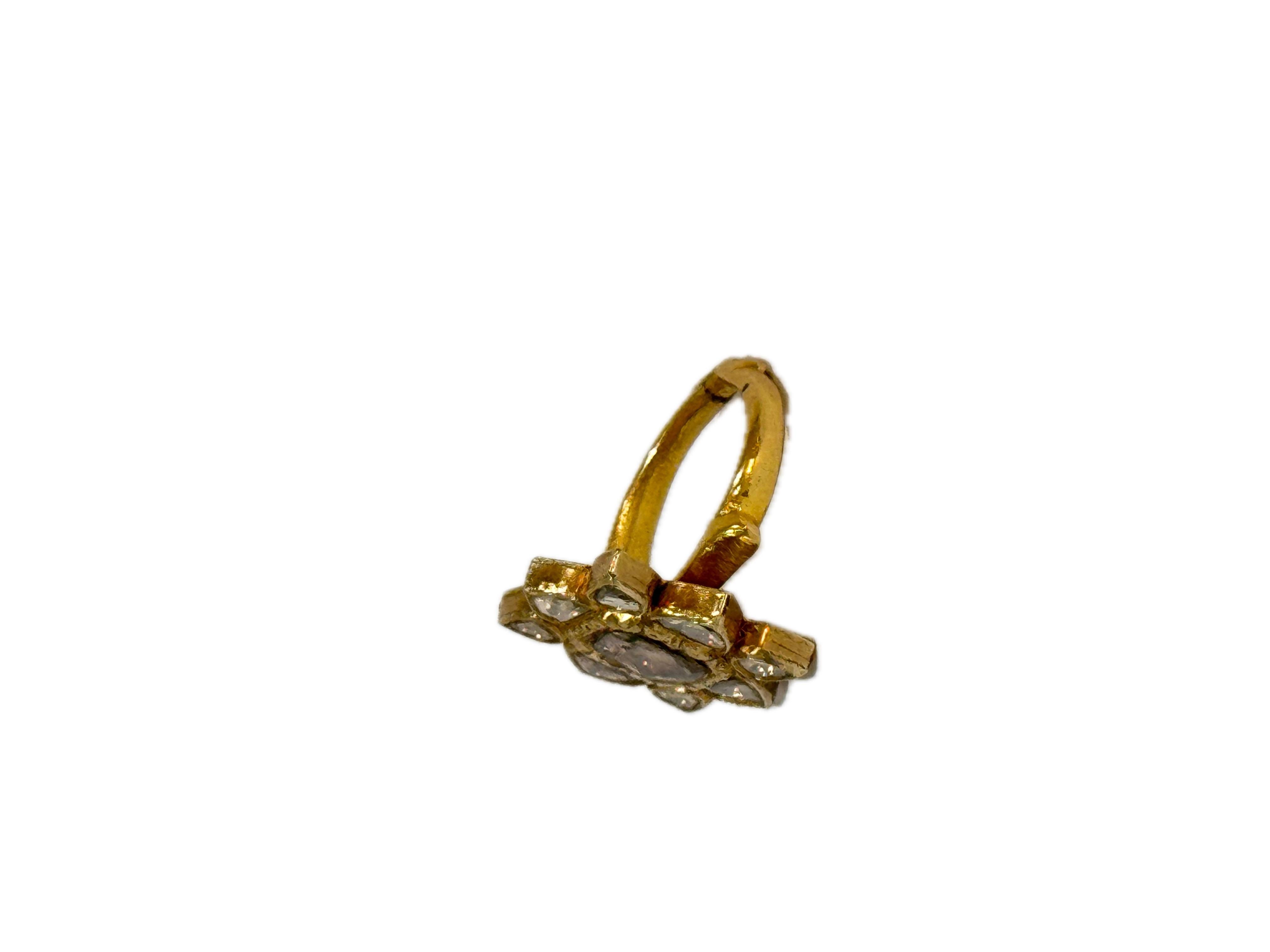 Gold & Diamond Vintage Flower Ring en vente 2