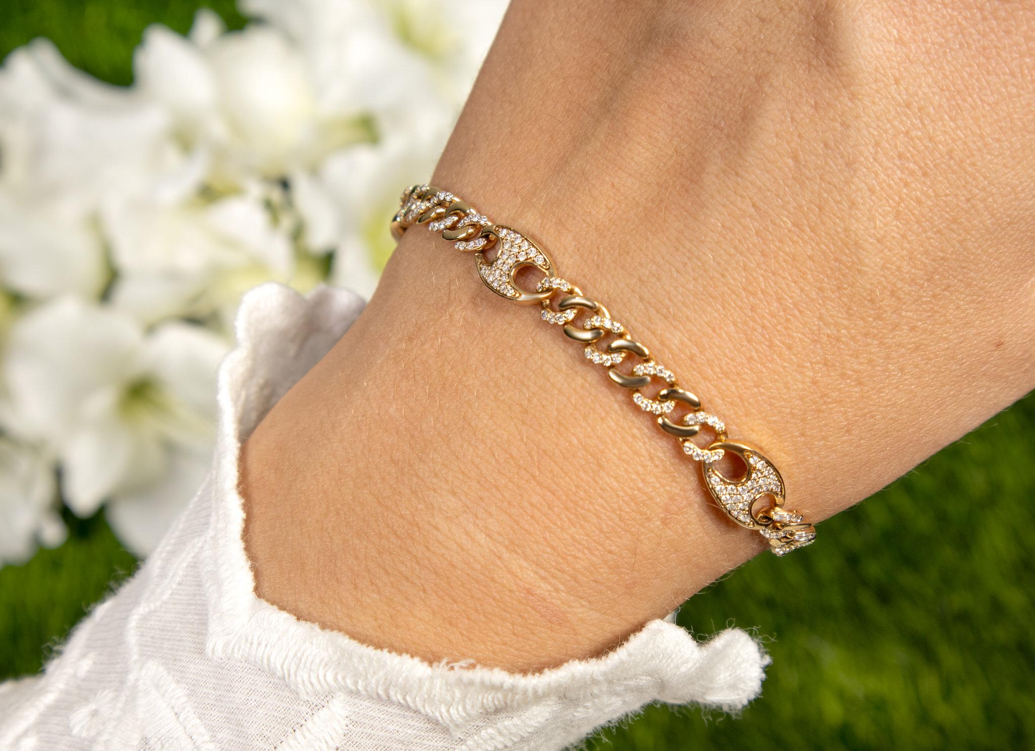 Contemporain Bracelet à maillons en or et diamants de 1 carat au total en vente
