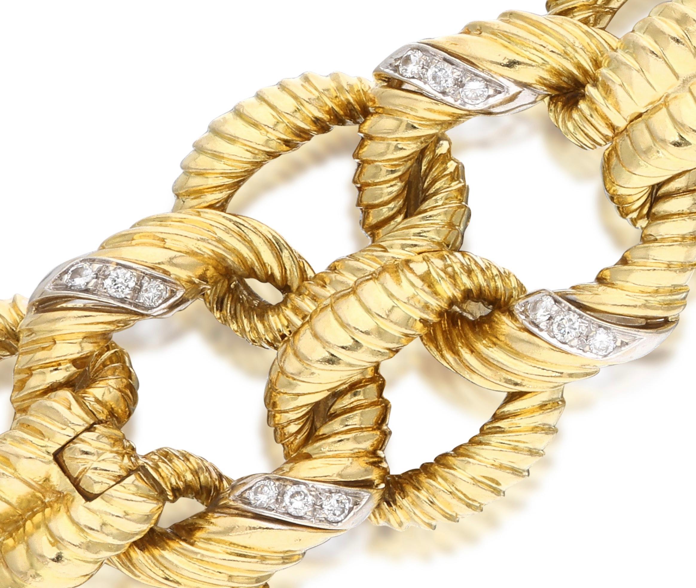 Gold Diamond Link Bracelet  In Excellent Condition For Sale In New York, NY