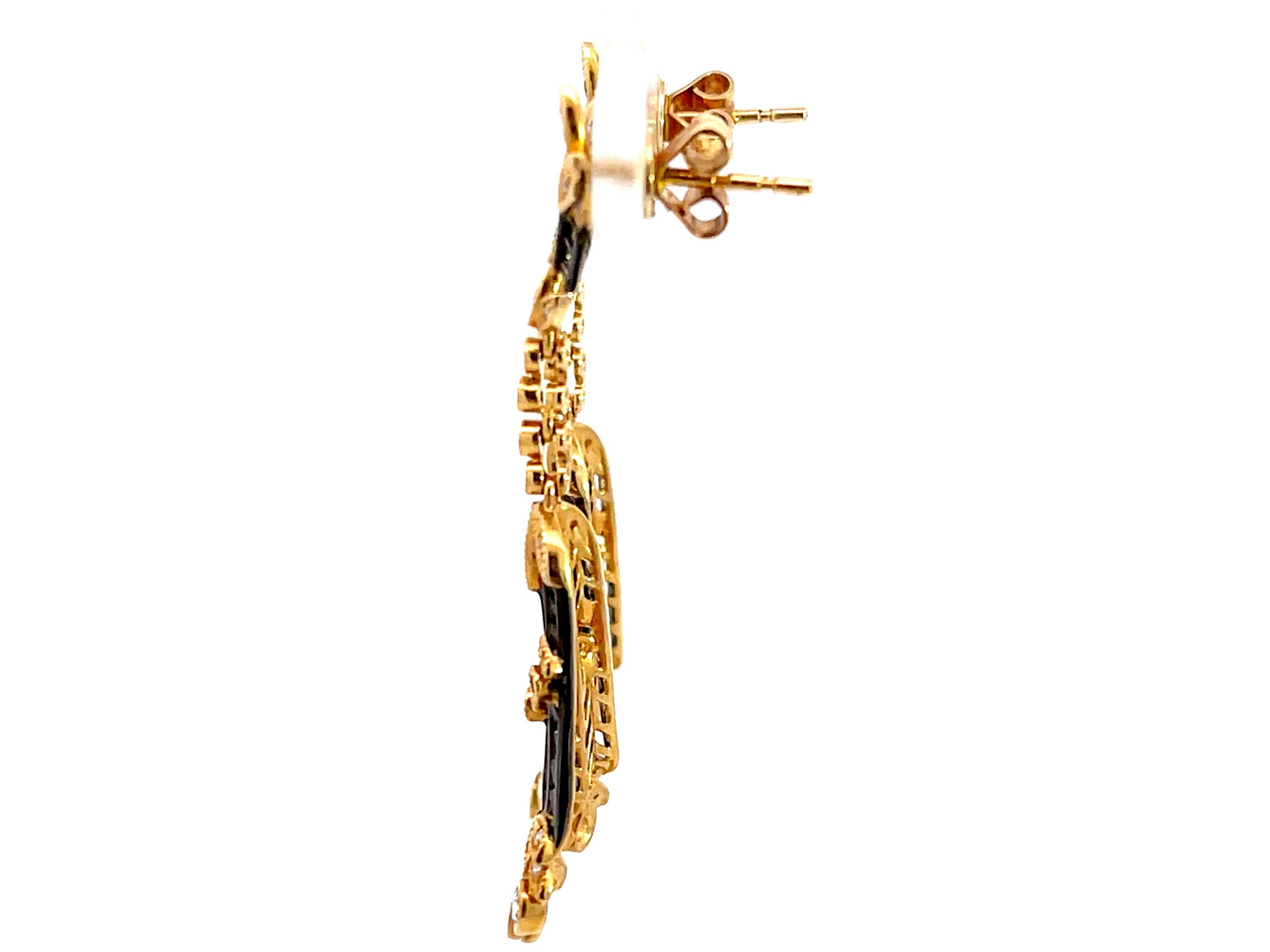 Colgante gota de loto con diamante de oro y cordón negro satinado Moderno en venta