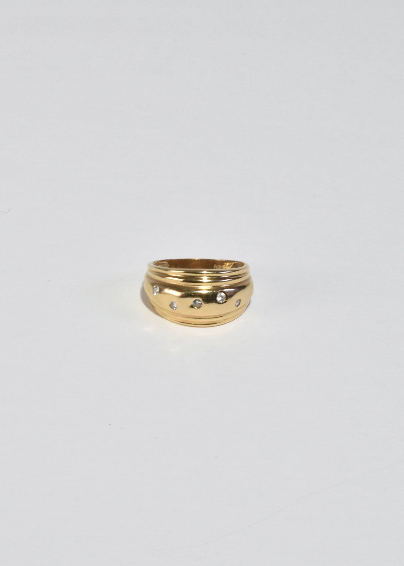 Round Cut Gold Diamond Ring For Sale