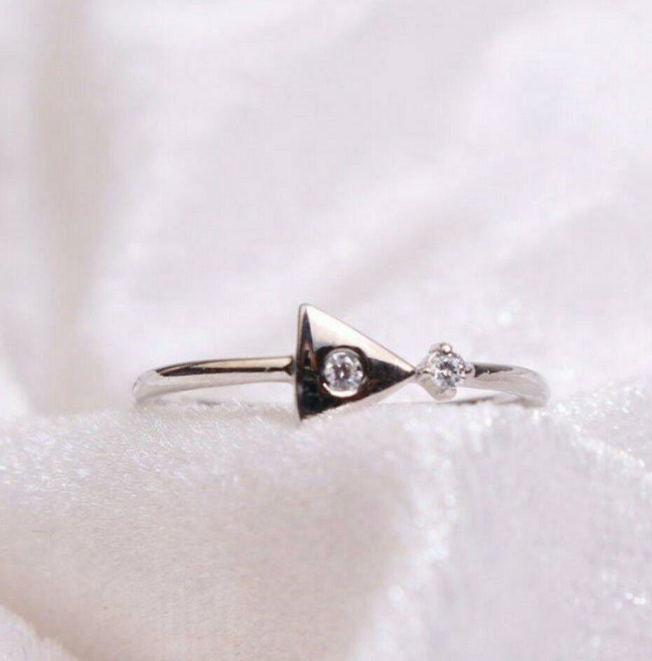 Bague de fiançailles de fiançailles en or blanc 14 carats massif 14 carats, taille ronde SOLID en vente 1