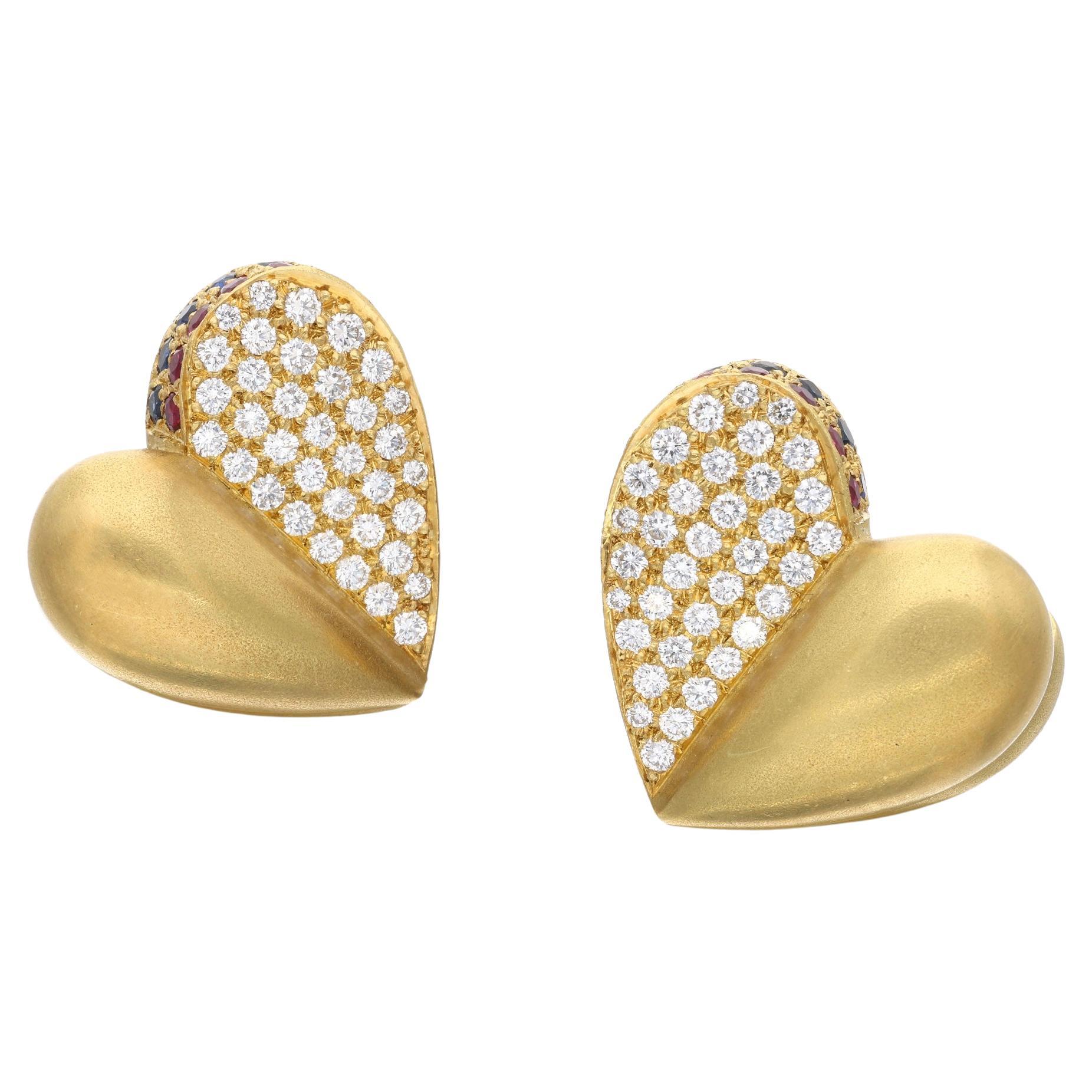 Clips d'oreilles en or, diamant, saphir et rubis en forme de cœur