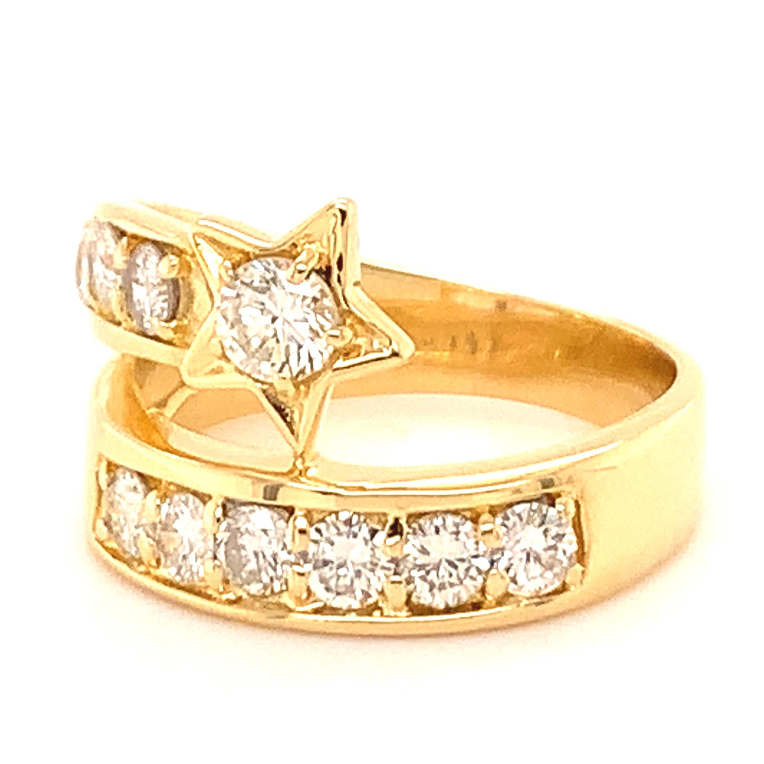 Round Cut Gold and Diamond Shooting Ring For Sale