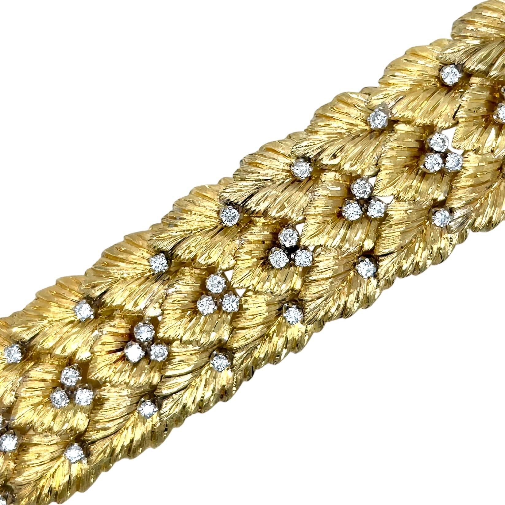 Gold Diamond Textured Leaves Bracelet In Good Condition For Sale In New York, NY