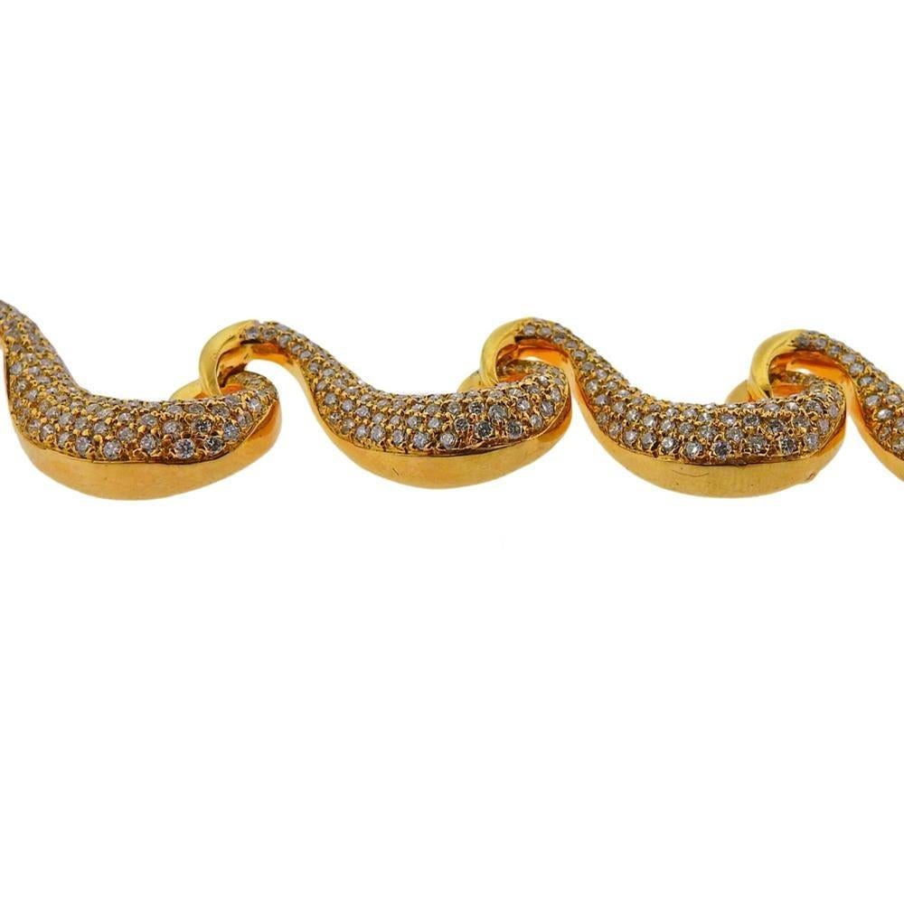 Gold Diamond Wave Necklace In Excellent Condition For Sale In New York, NY