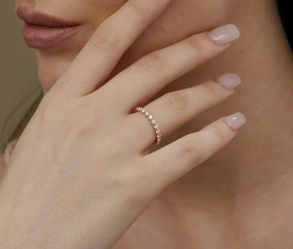 Gold Diamant-Ehering Eternity in 14K Ring, runder, echter, echter Diamant (Rundschliff) im Angebot