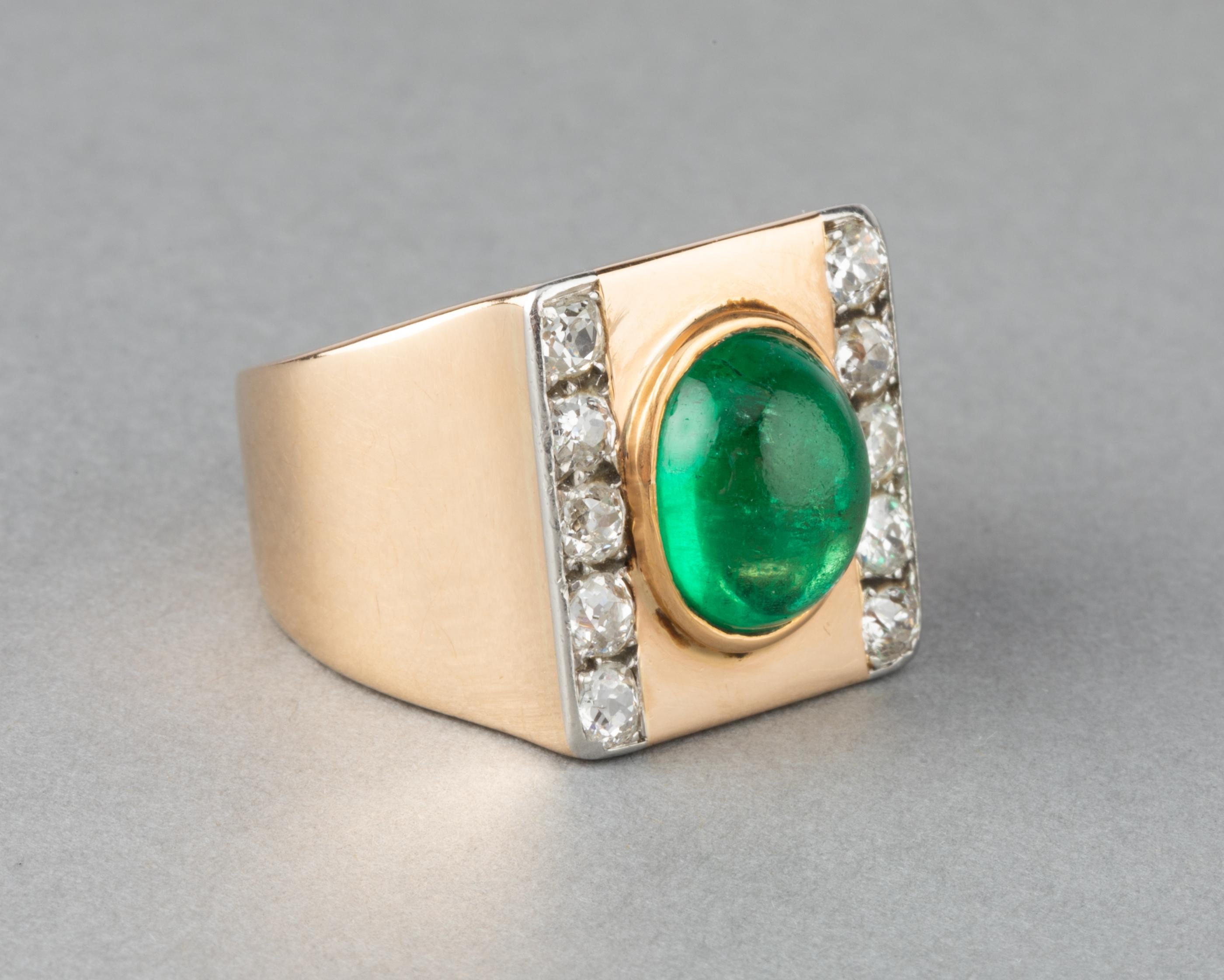 Gold Diamonds and 4 Carats Colombian Emerald French Tank Ring In Good Condition For Sale In Saint-Ouen, FR