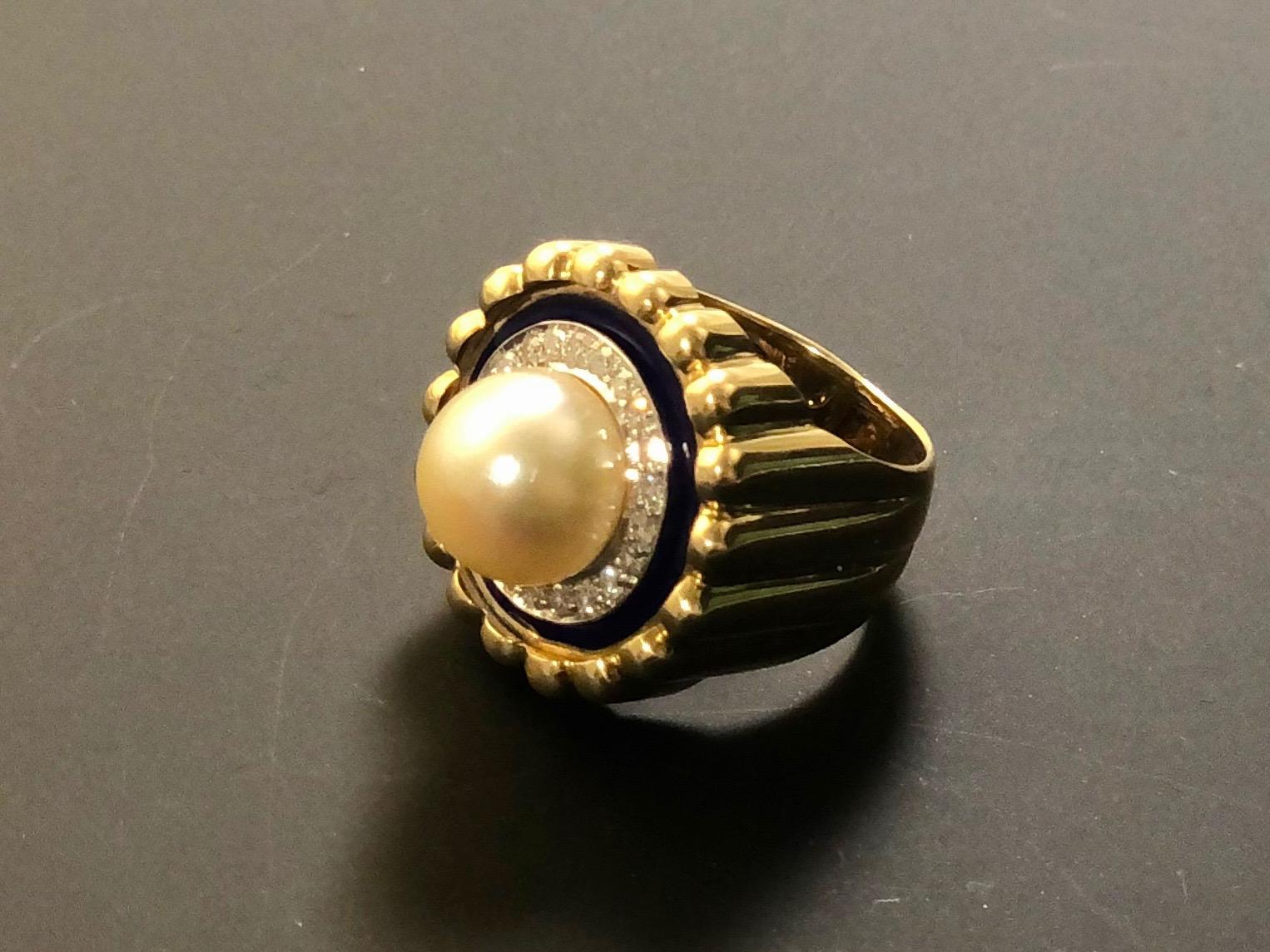 Brilliant Cut Gold, Diamonds and Pearl Vintage Ring