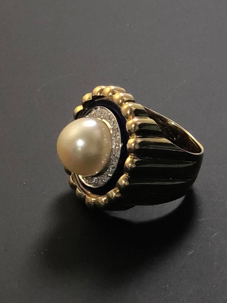 Gold, Diamonds and Pearl Vintage Ring In Excellent Condition In Roma, IT