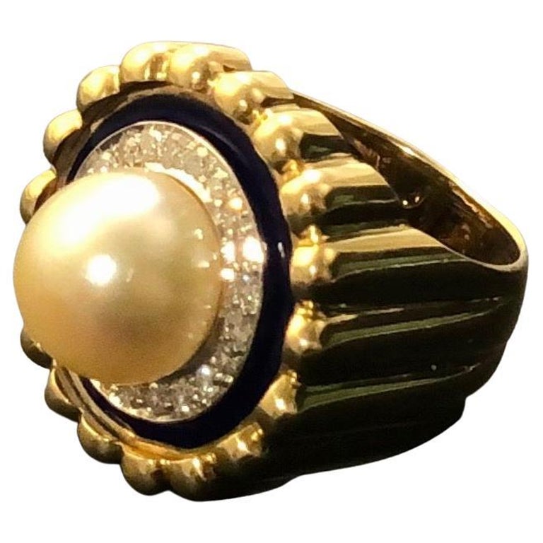 Gold, Diamonds and Pearl Vintage Ring For Sale at 1stDibs
