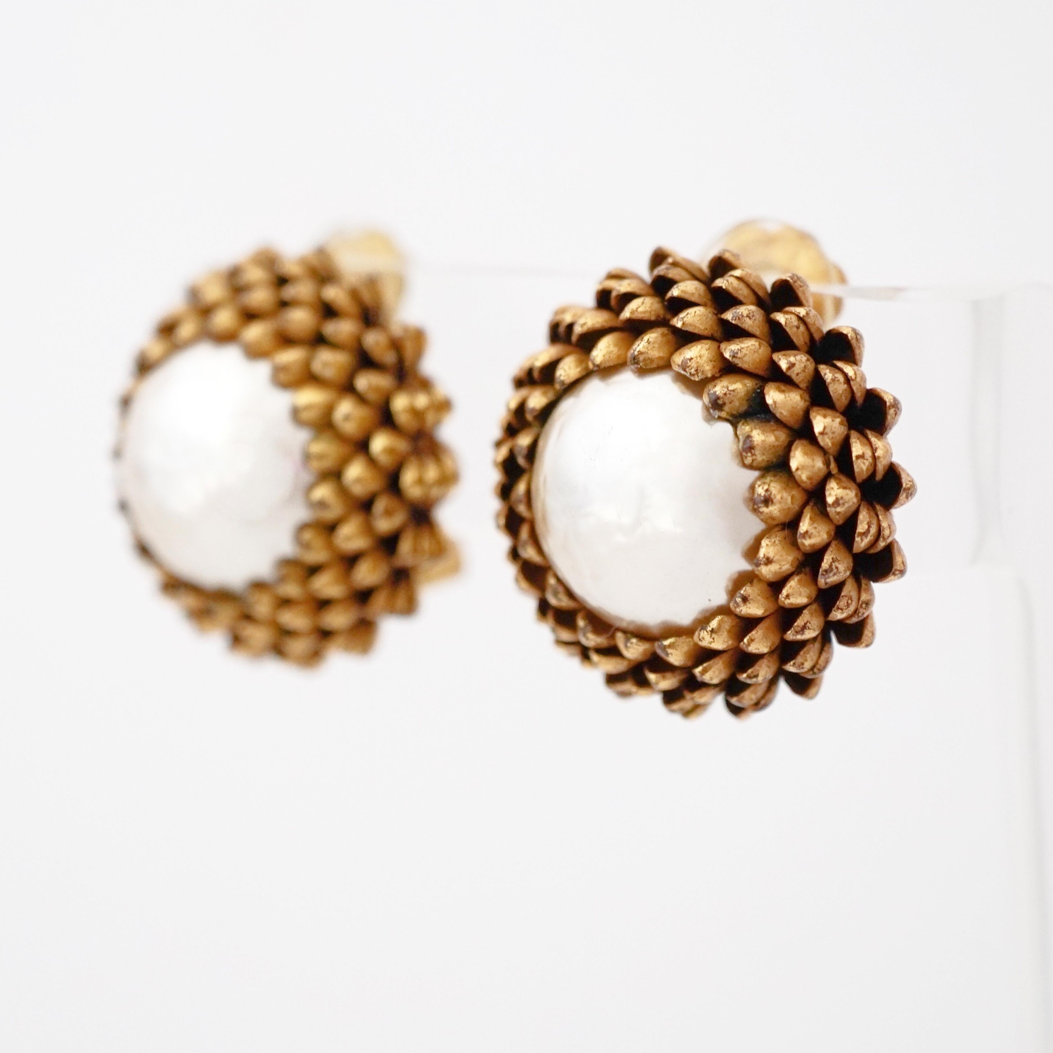 Gold Dome Acorn Earrings With Baroque Pearls By Miriam Haskell, 1950s In Good Condition For Sale In McKinney, TX