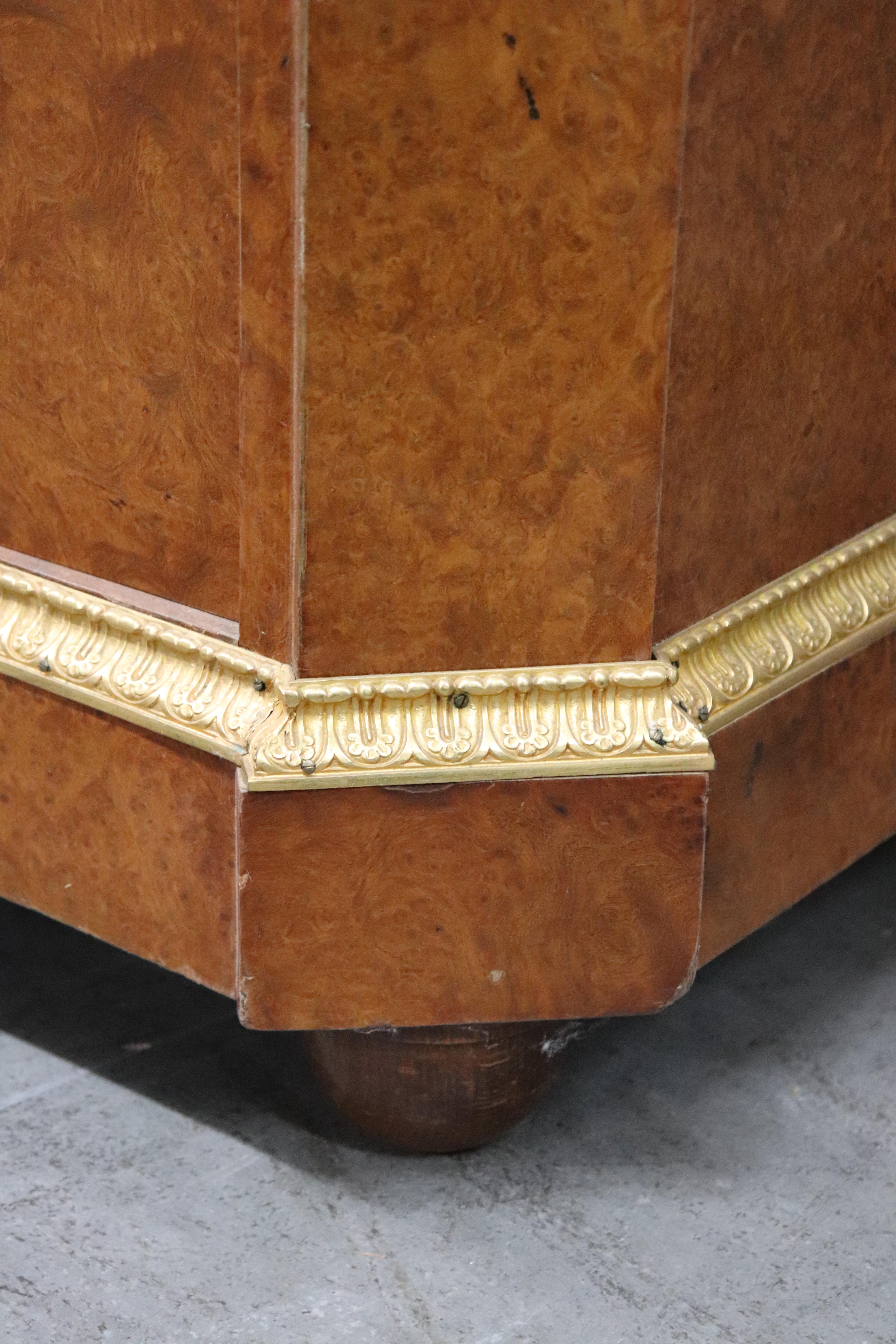 Buffet Francés con Espejo y Tapa de Mármol Verde Maison Forest en Bronce Dorado en venta 10