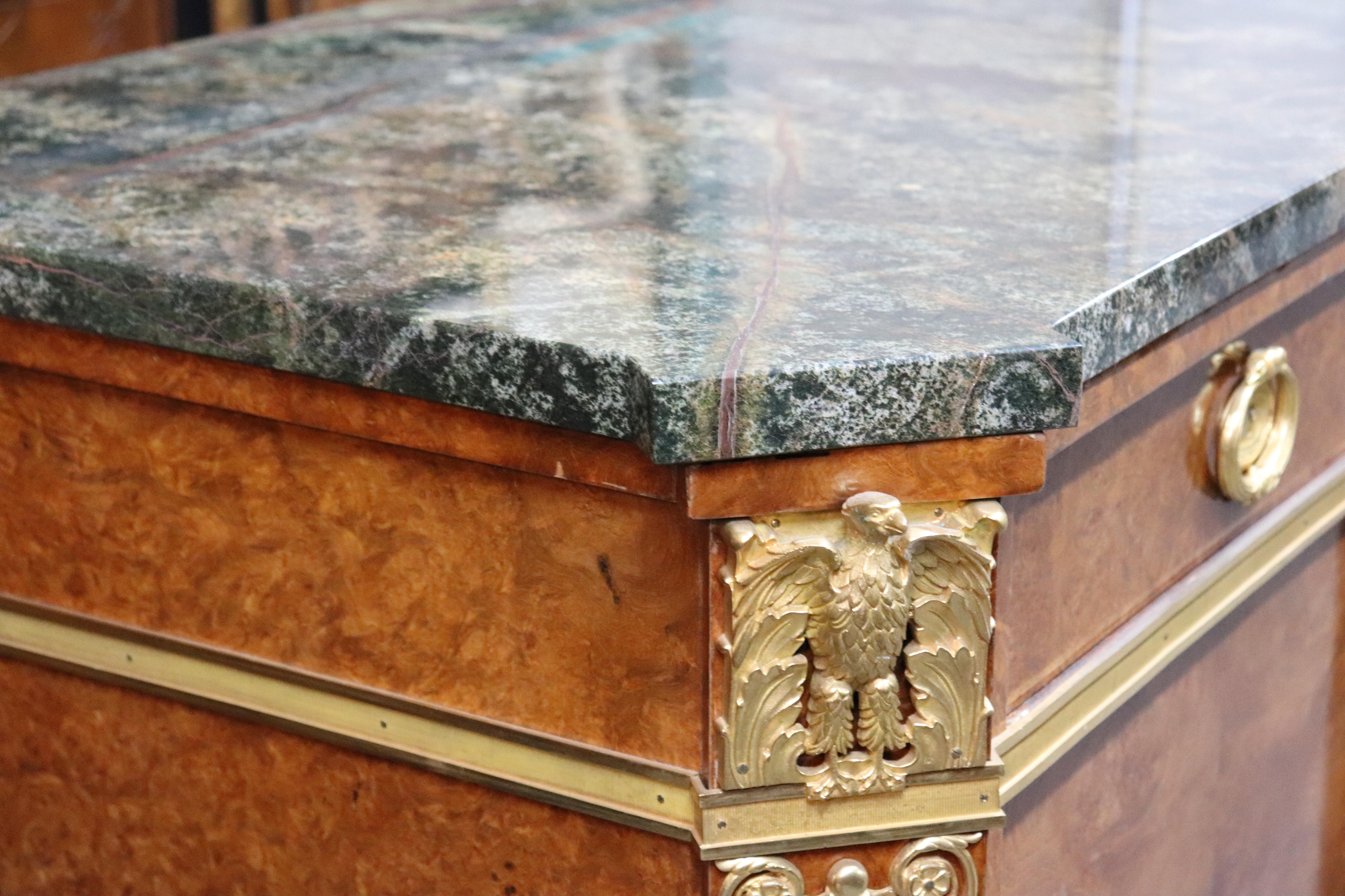 Buffet Francés con Espejo y Tapa de Mármol Verde Maison Forest en Bronce Dorado en venta 1