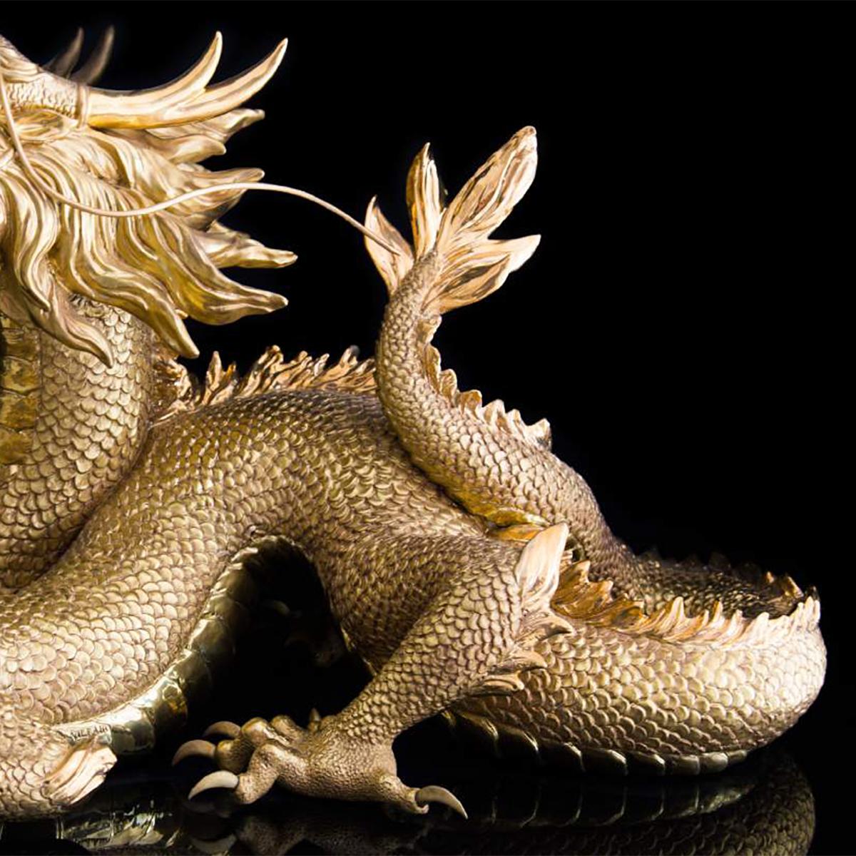 XXIe siècle et contemporain Sculpture de dragon en or en vente