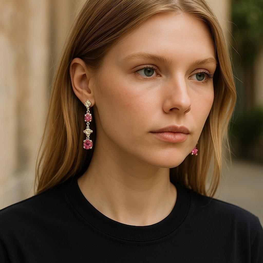 Gold Drop Diamond Earrings with GIA-Certified No-Heat Carved Burma Rubies Moderno en venta