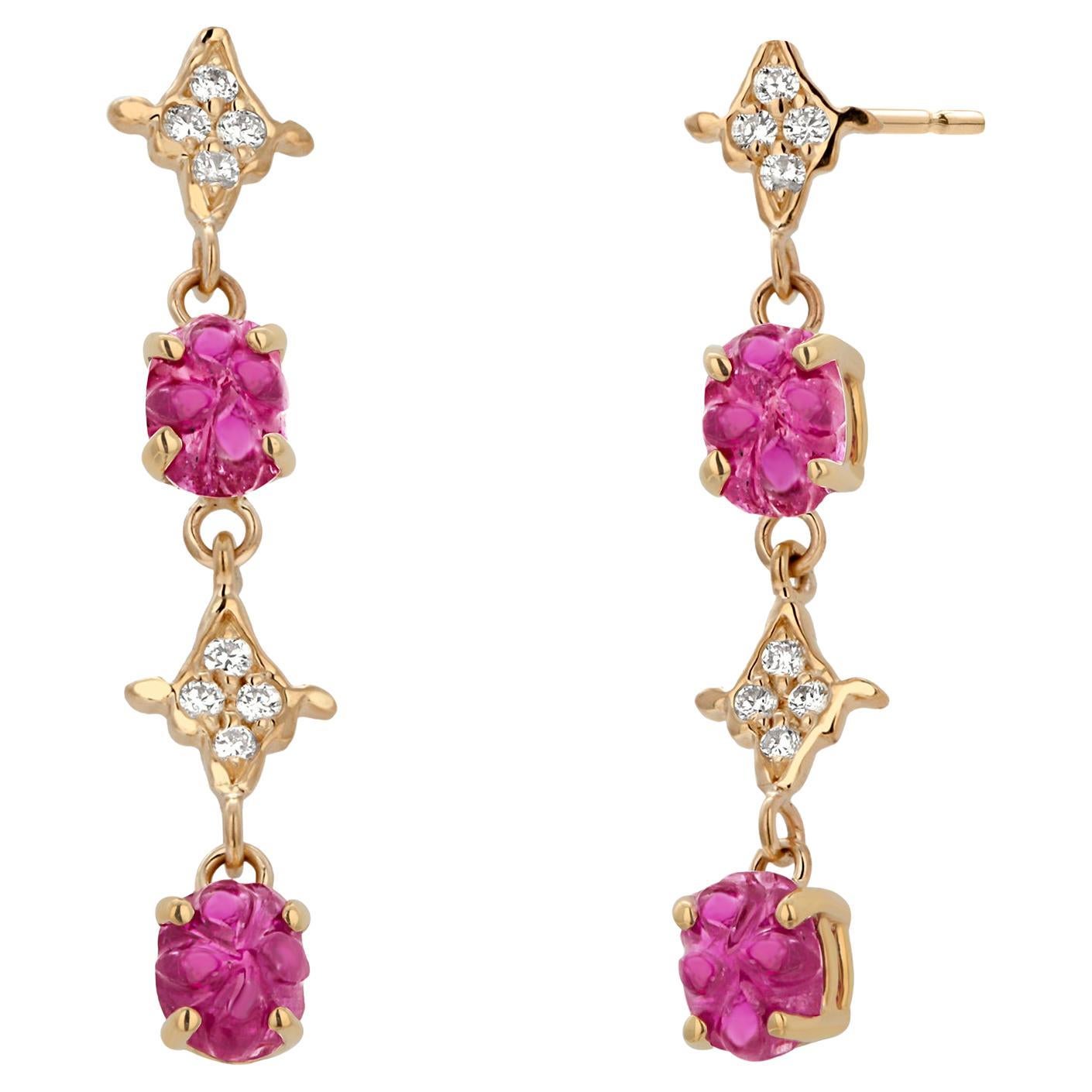 Gold Drop Diamond Earrings with GIA-Certified No-Heat Carved Burma Rubies en venta